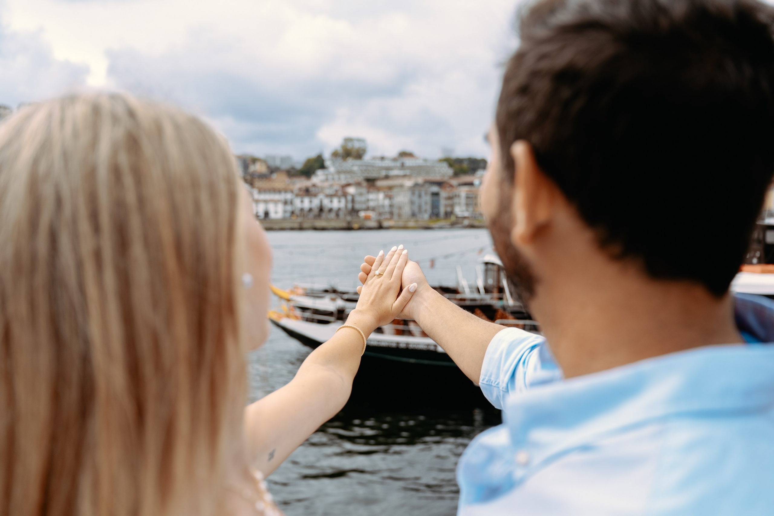 LOVE STORY IN PORTO. Sessões de fotos e vídeos, tours fotográficos em Portugal — WePortugal