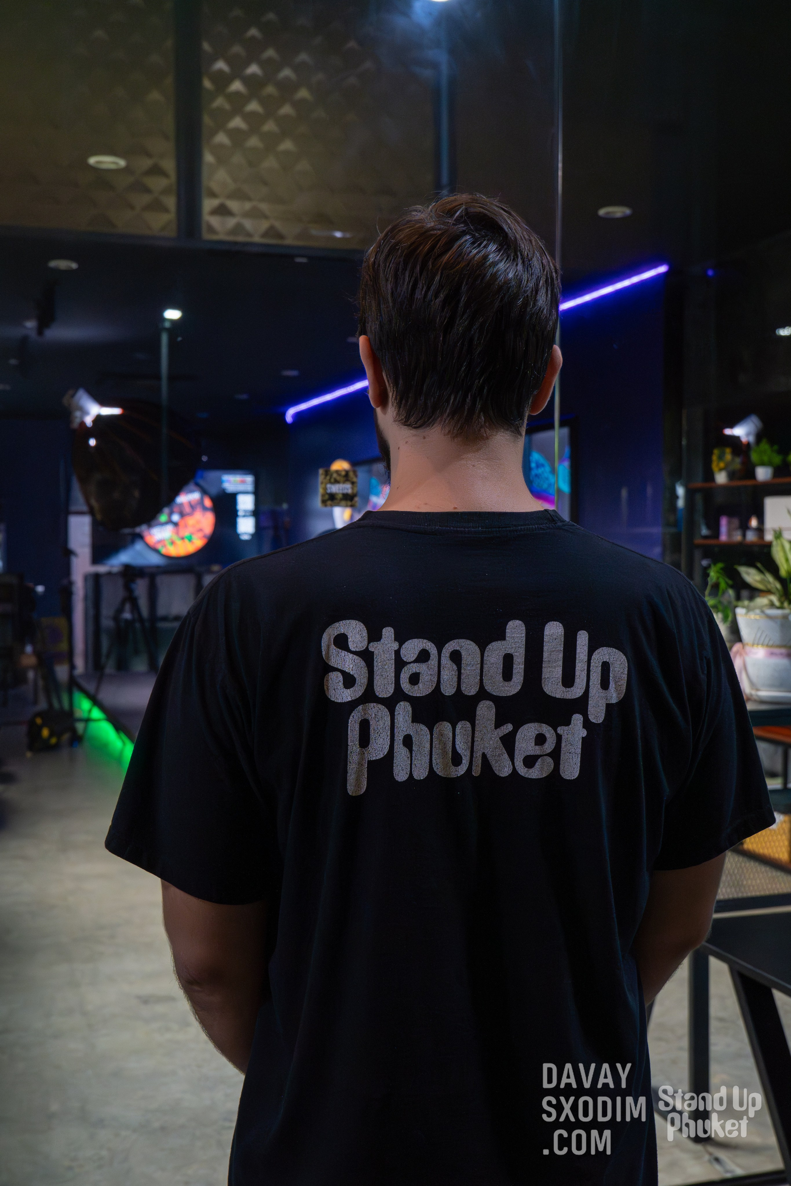 Standup-шоу «Тай-Болтай» | Фоторепортаж | Афиша | DAVAYSXODIM.com PHUKET. АФИША|ФОТОРЕПОРТАЖИ|ИВЕНТЫ|ПХУКЕТ