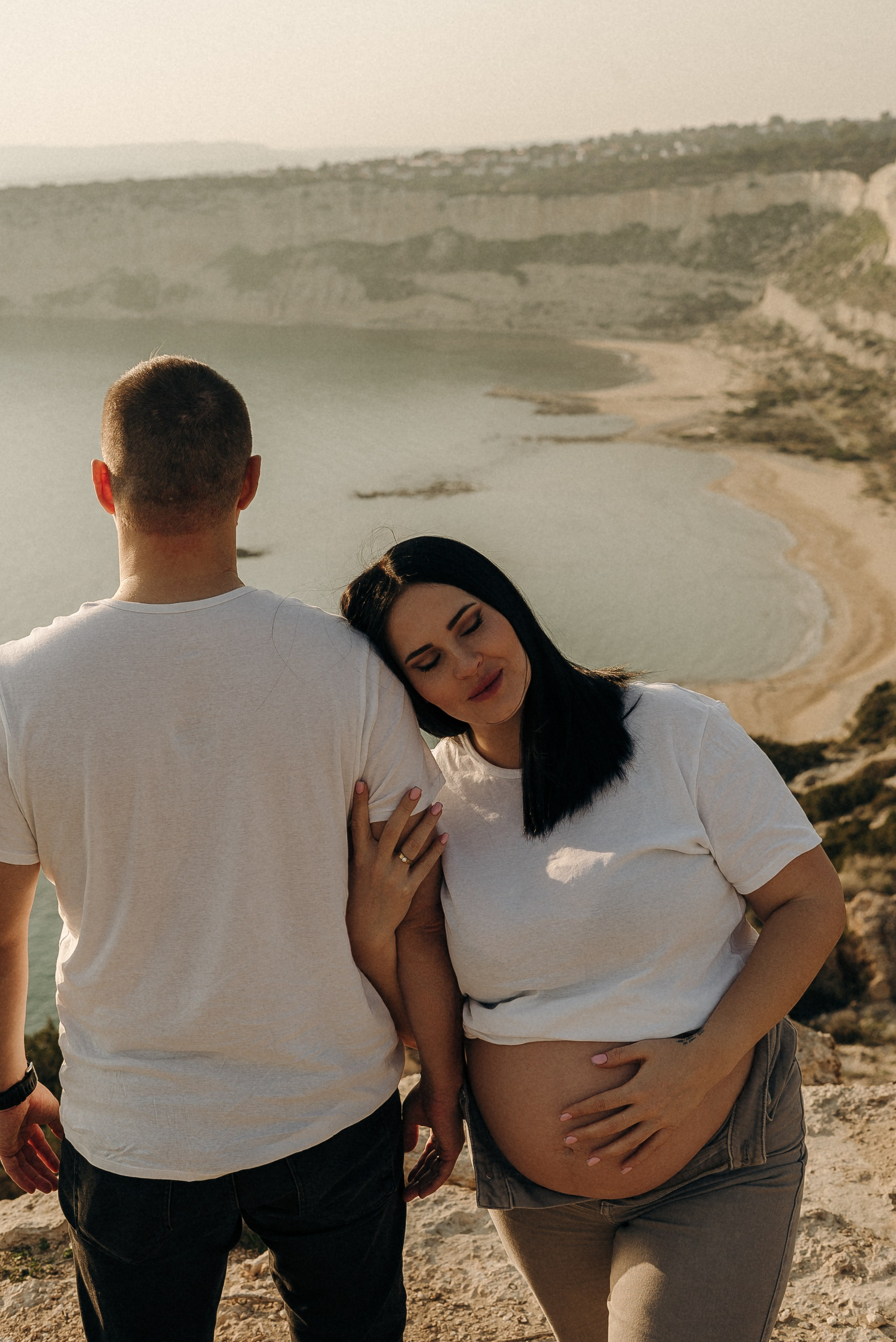 Фотосессия беременности на закате у Камня Афродиты | Maternity photoshoot at Aphrodite’s Rock. Портретный и семейный фотограф в Лимассоле Кипр Анна Руссу