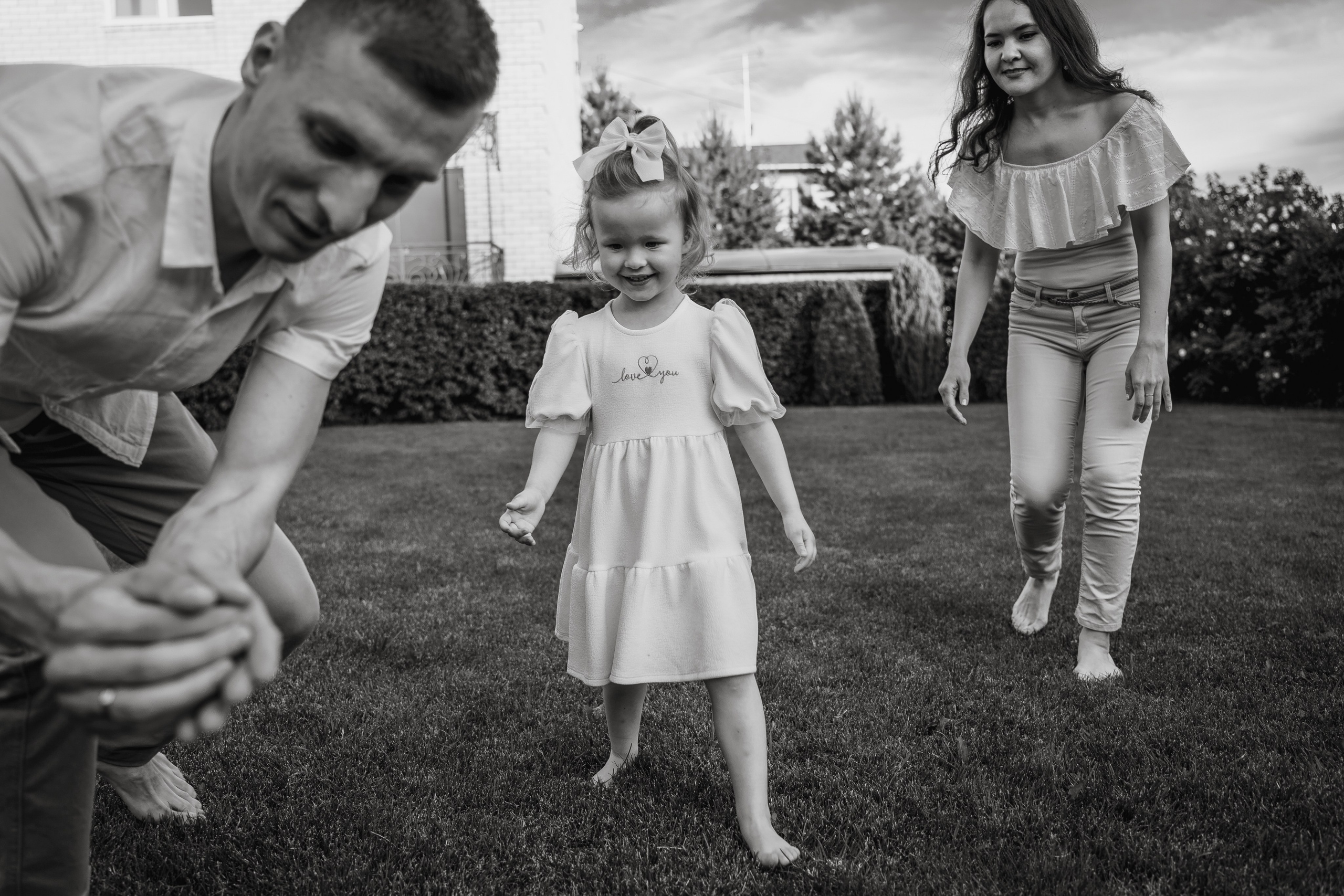 Nick, Julia, Adele outdoor. Wedding and family photographer and videographer PA, NJ, NY, DE, MD