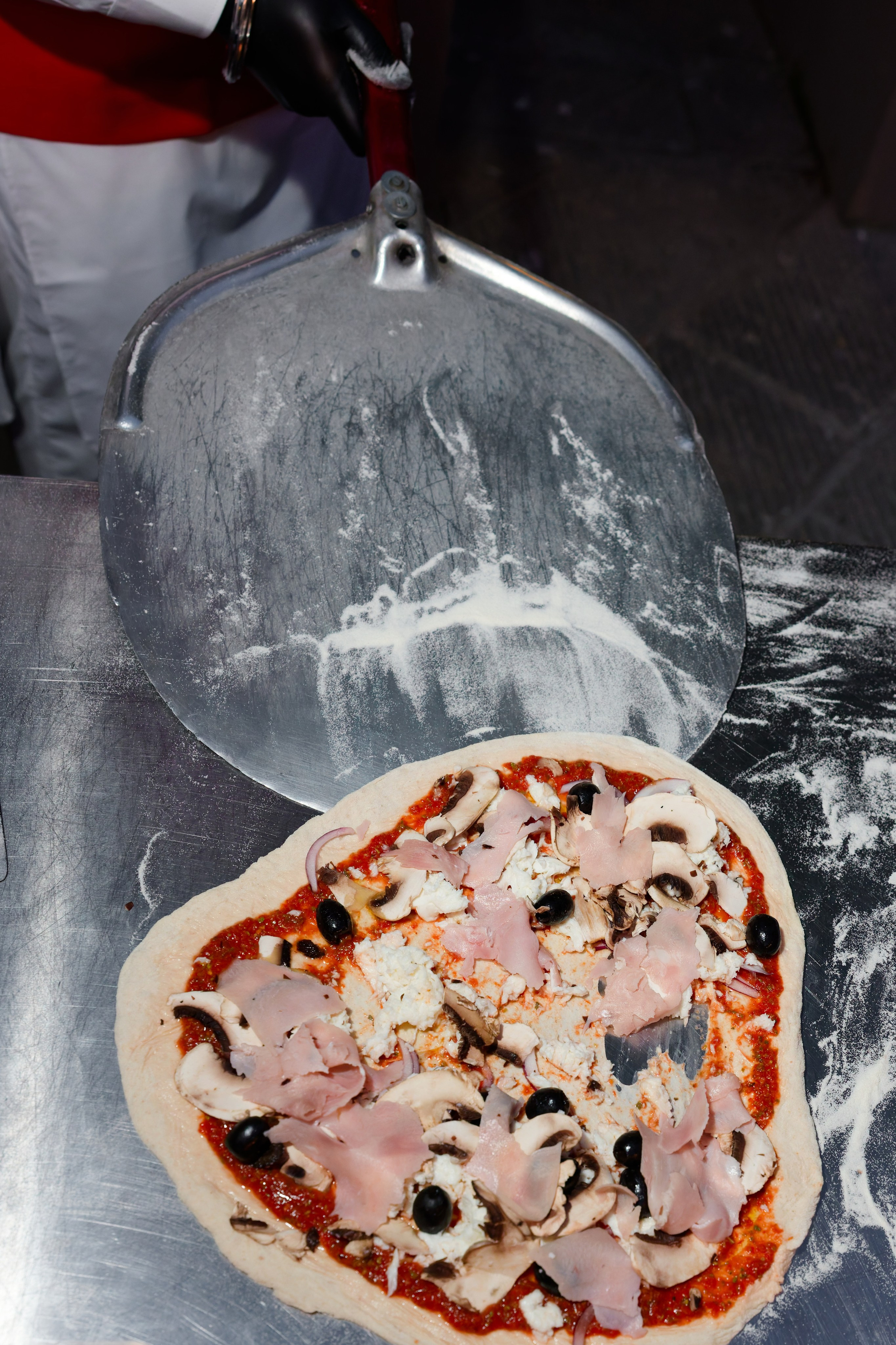 Pizza Party at Tenuta Massini, Florence, Italy. Destination Wedding Photographer — Nikita Burtsev