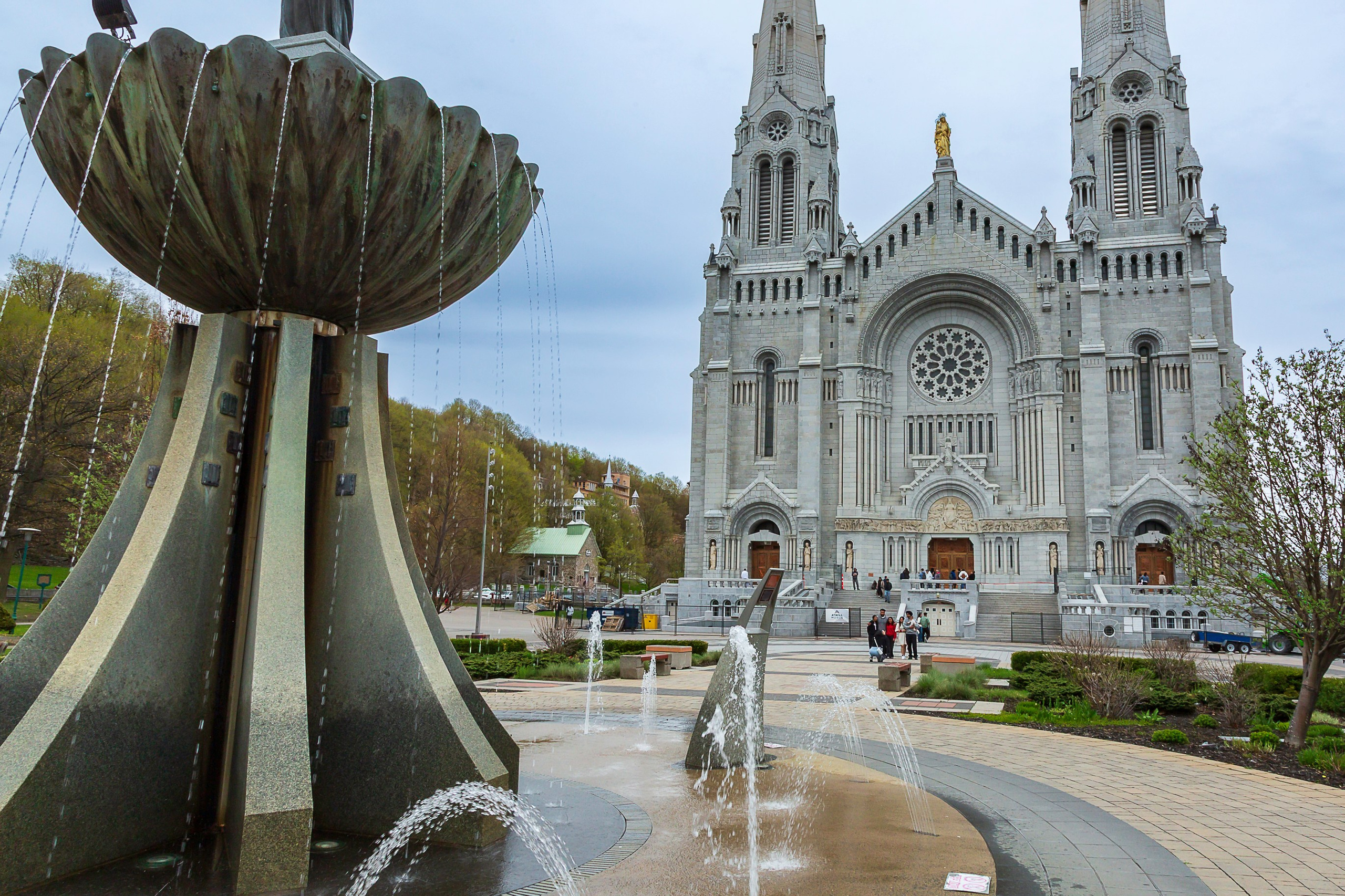 Sainte Anne de Beaupre et Quebec. Studioplaza8