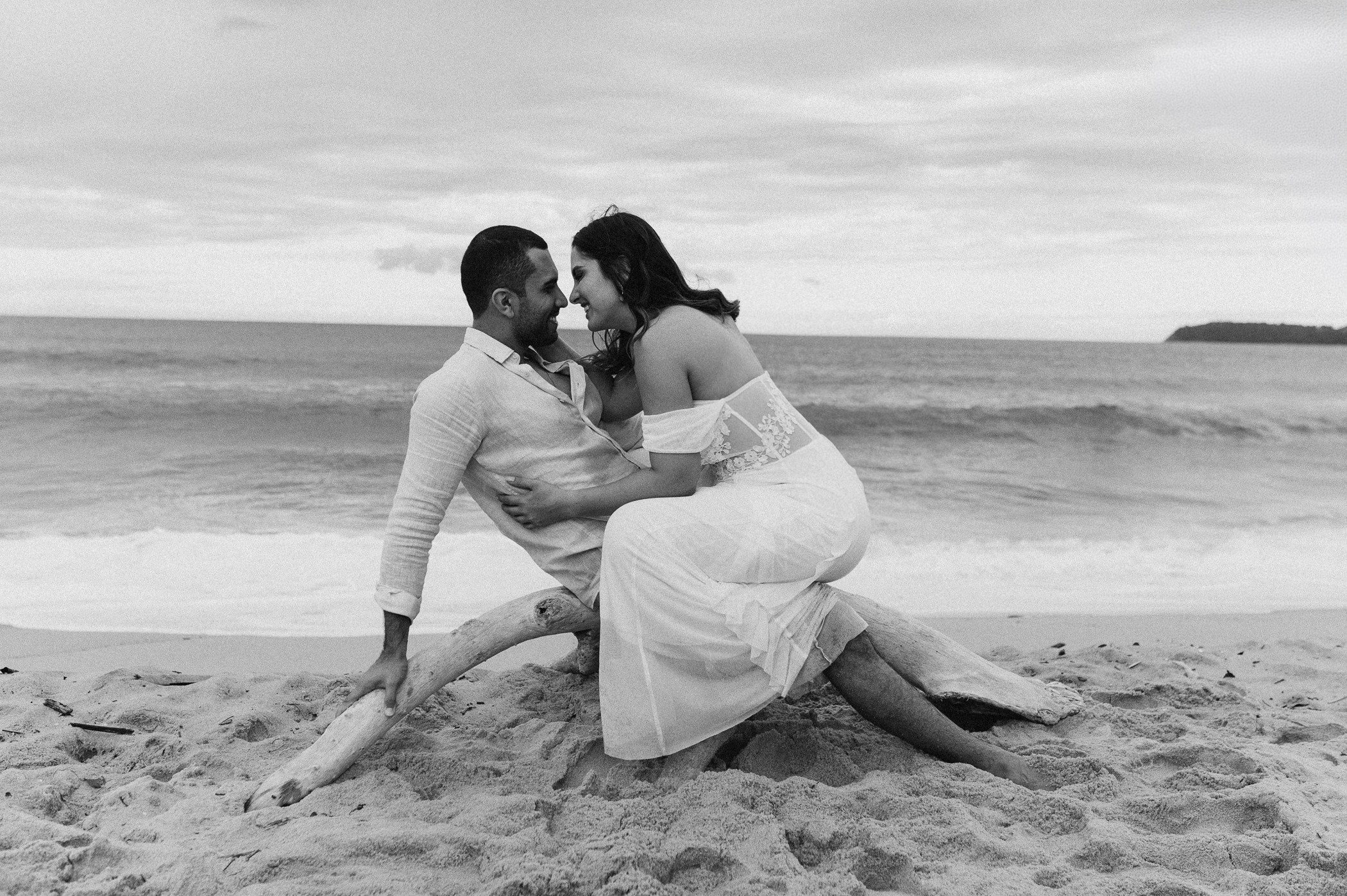 Samantha & Juliano | Ensaio de Casal na Praia de Ubatuba
