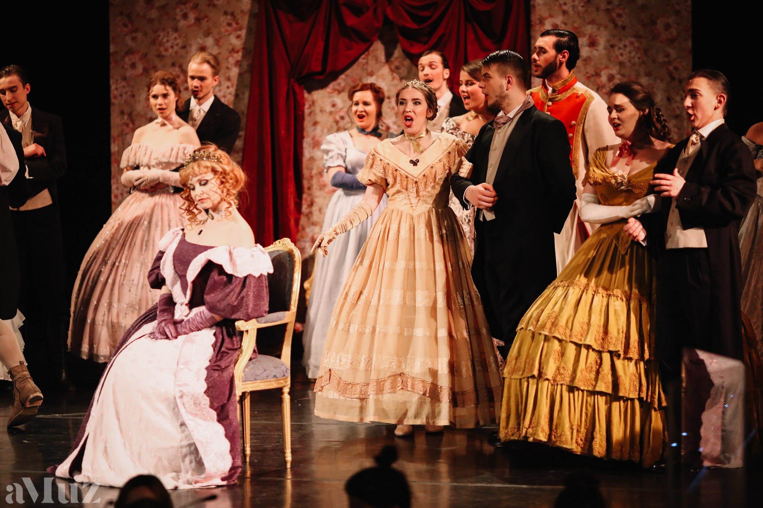 Opera Łąkowa. Fotograf Ślubny Warszawa - Sesje Biznesowe Rodzinne Eventy