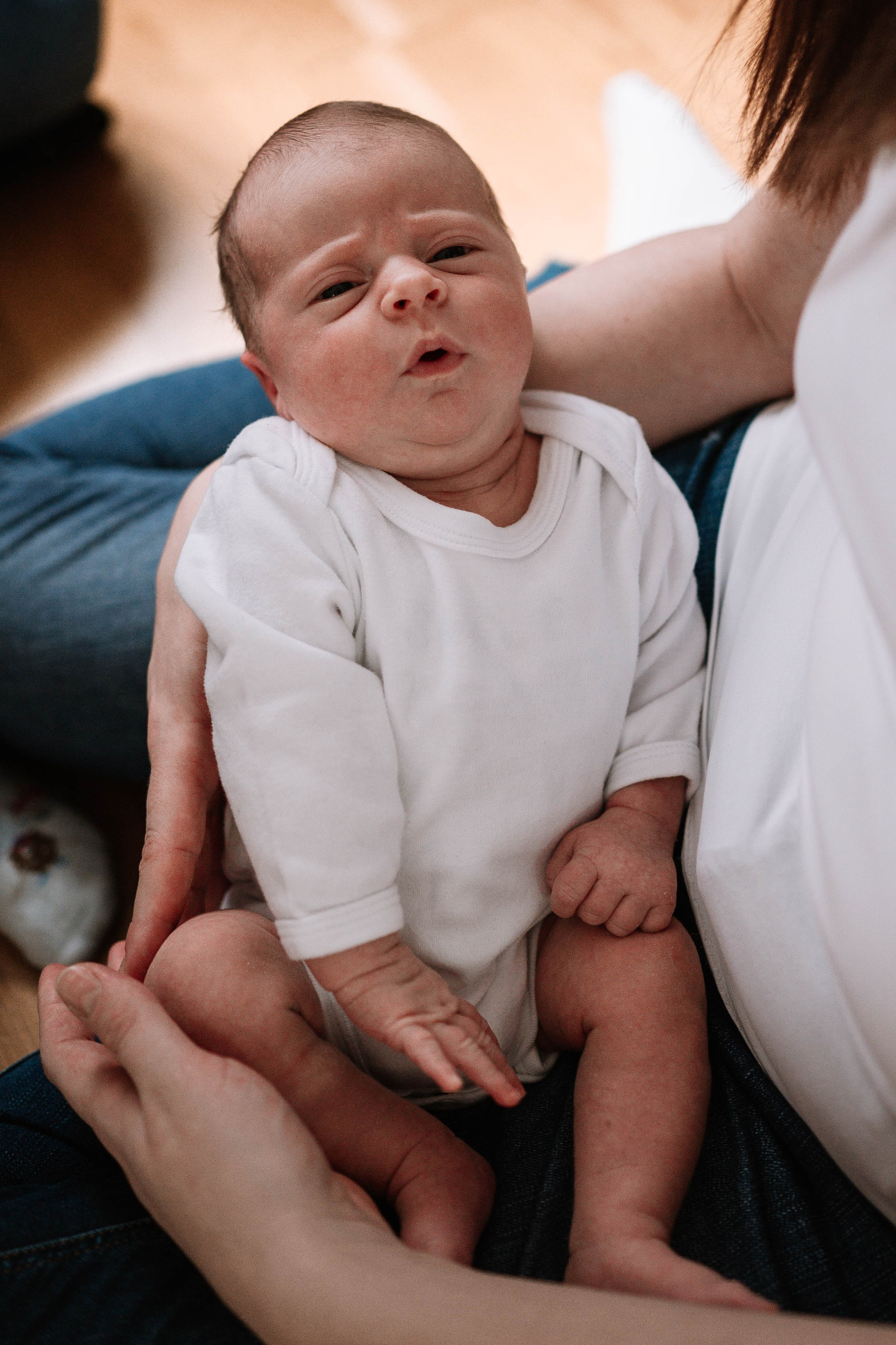 Iva - fotografisanje bebe kod kuće. Dečiji i porodični fotograf