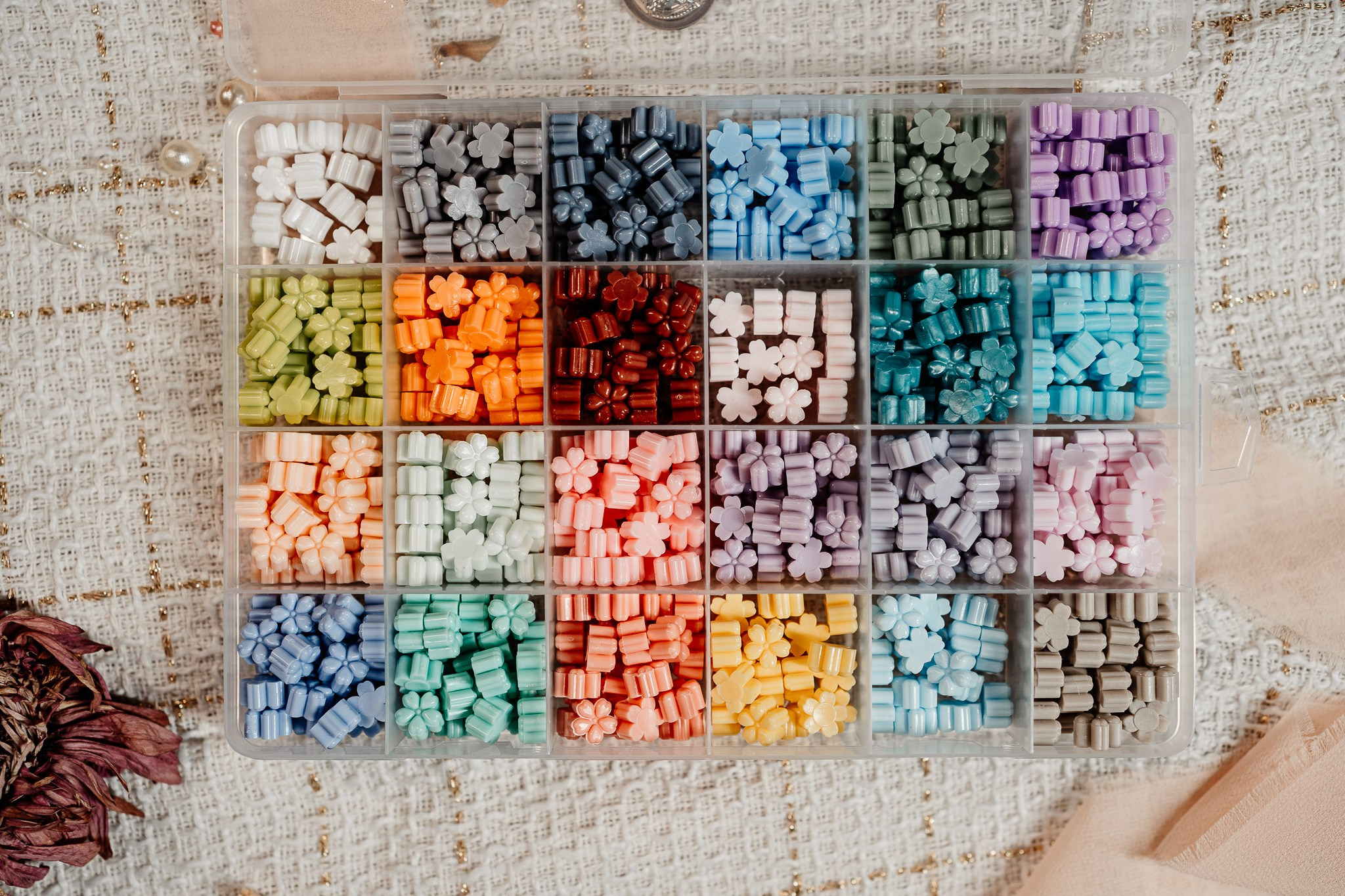 Ceară și sigilii. Fotograf Nuntă & Botez București - Mihai Popa | Dincolo de oameni, imortalizez emoții!