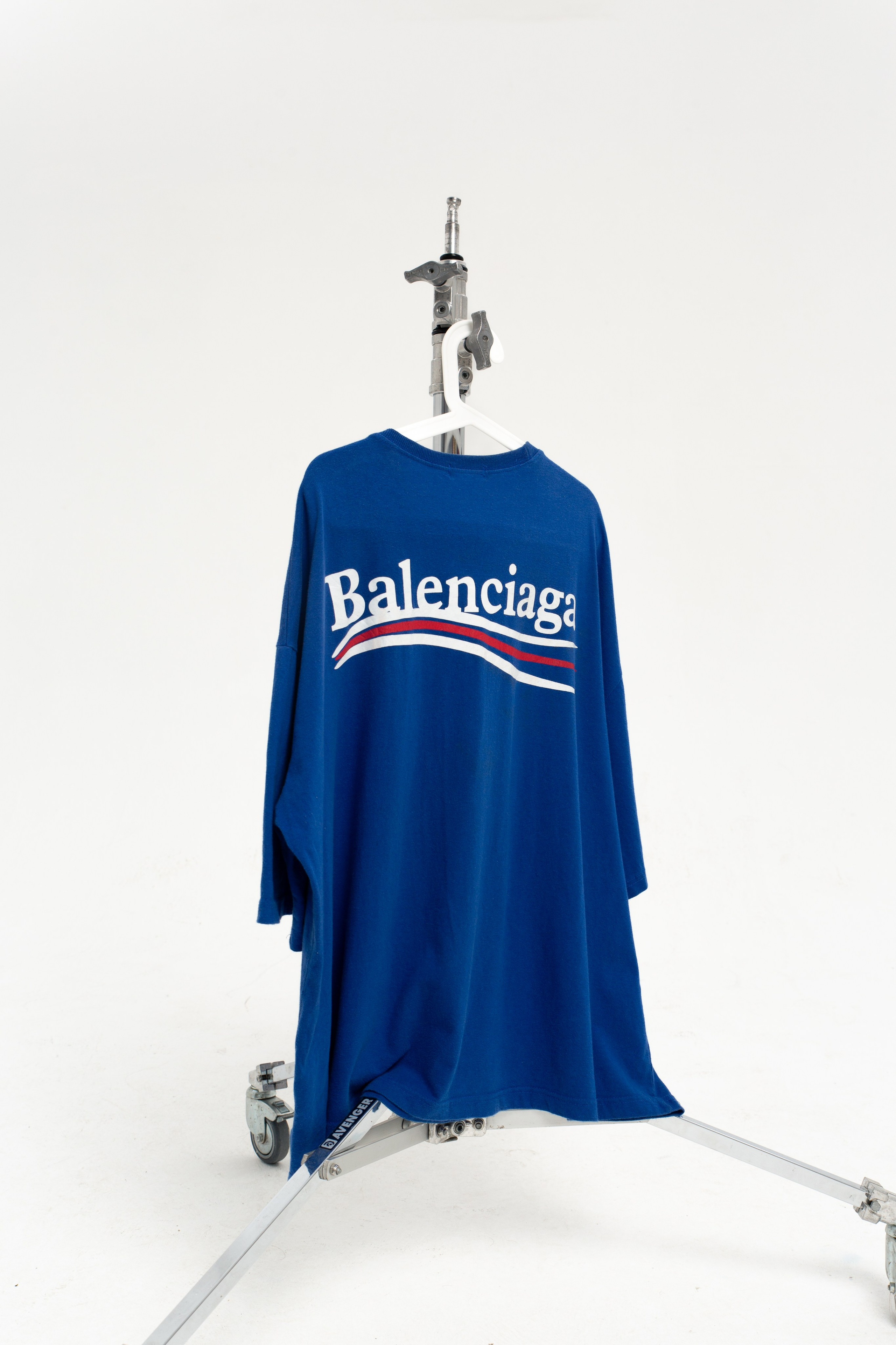 Davran. Thrift shop. Photographer Vladmir Gladkov