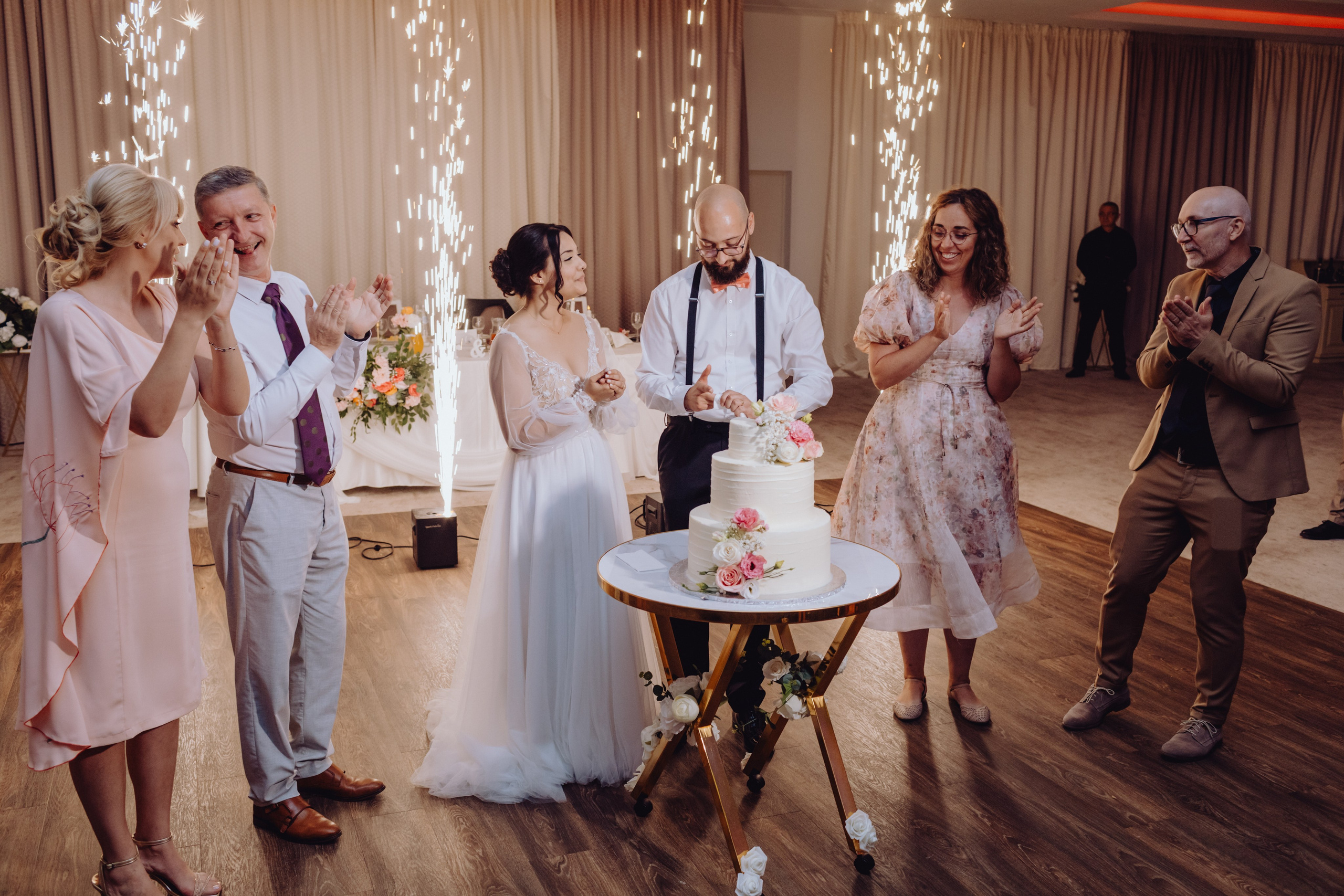 Moise & Delia. Wedding & couple photographer from Romania Rut Vetan