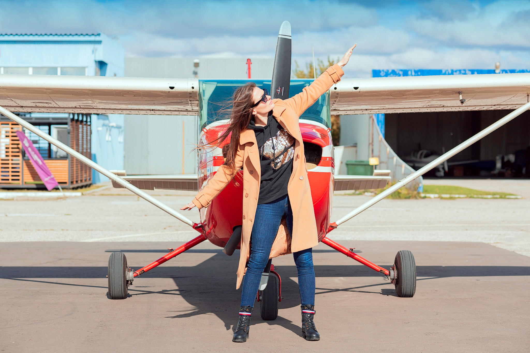 Фотосессия в Москве на аэродроме Мячково осенью. Kindshephoto Женский и семейный фотограф Москва