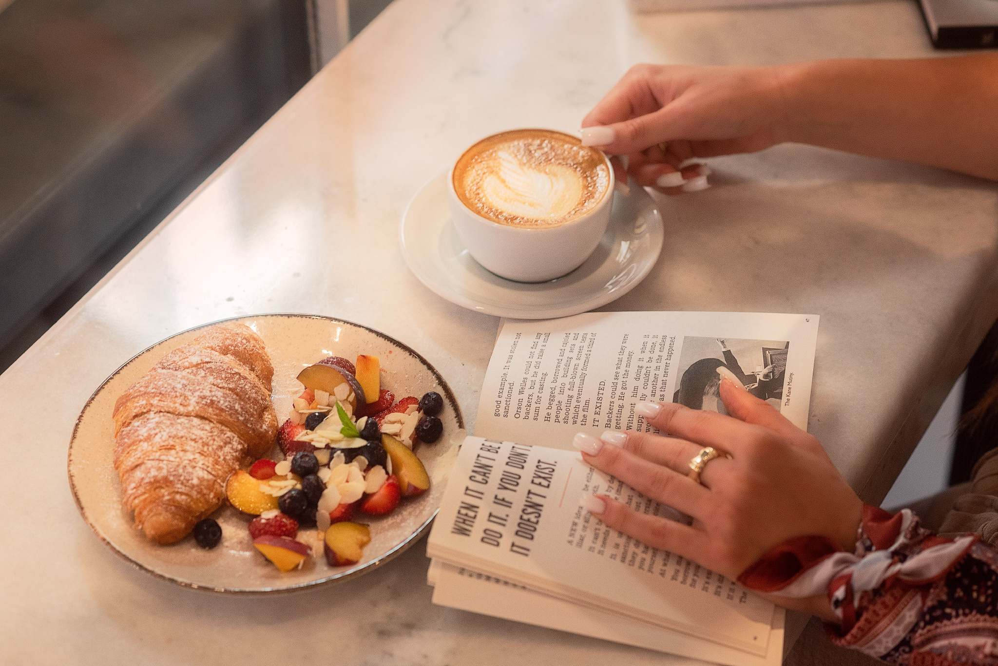 Инстаграм контент для Анастасии в кафе в Алании. Kindshephoto Женский и семейный фотограф Москва