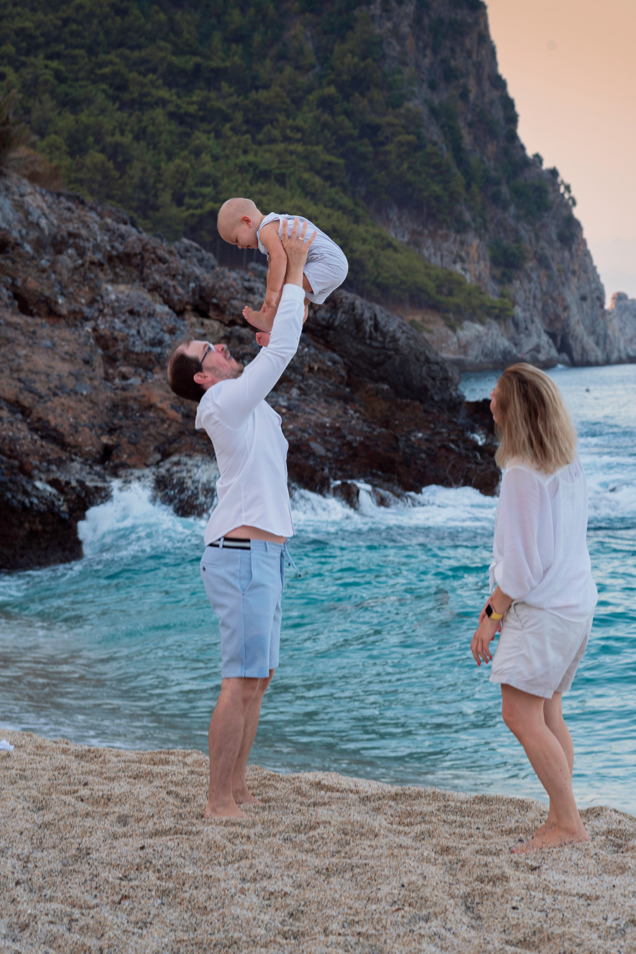 Сьемка с недовольным непоседой ранним утром. Kindshephoto Женский и семейный фотограф Москва