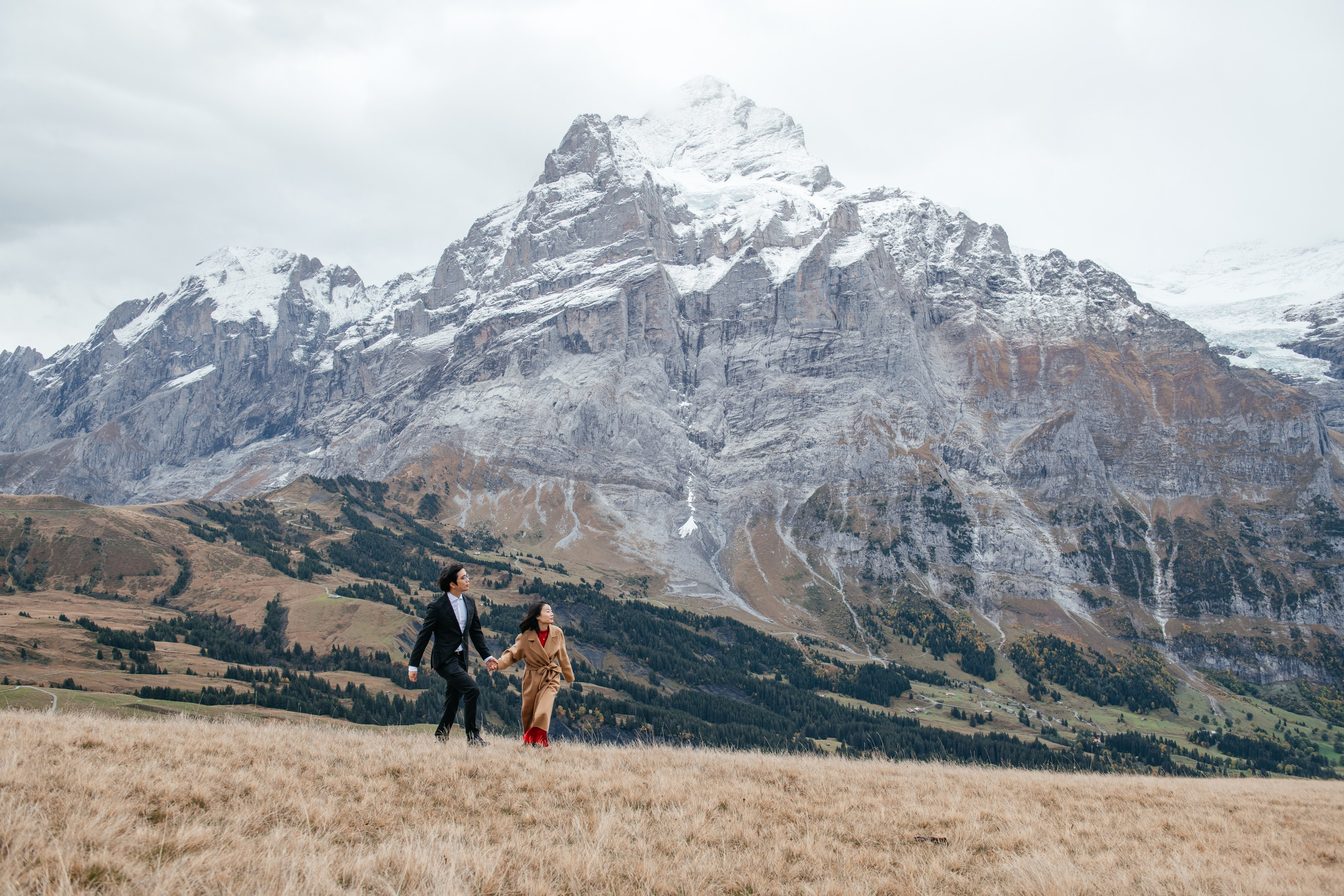 Kaiwen & Xiaoming Grindelwald, Switzerland. I am Elena Altendorfer. Wedding photographer in Zurich and Switzerland