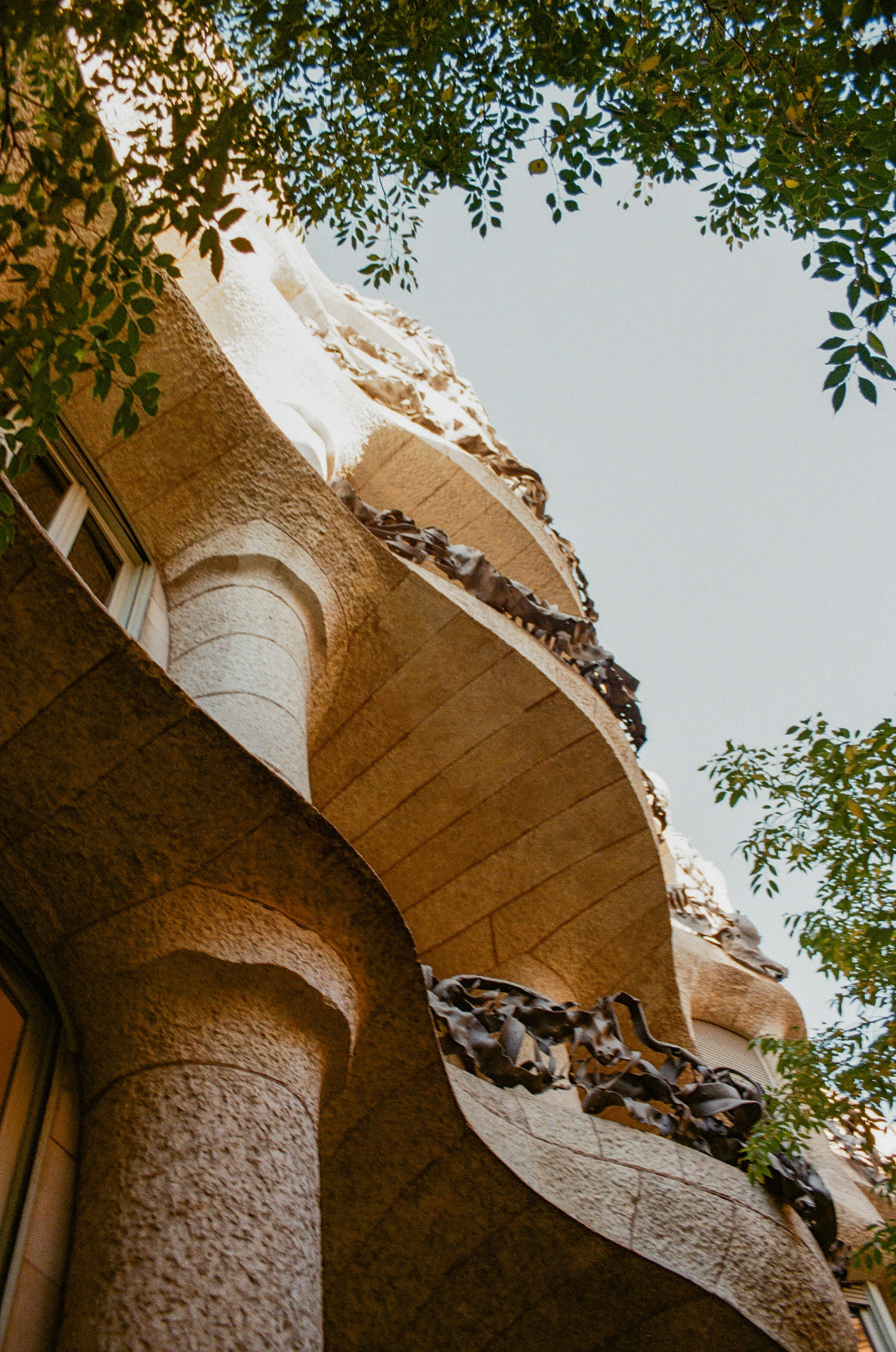 Barcelona — Light, Rhythm and Architecture. Wedding Stories — Professional Wedding Photography & Videography in Germany, Italy, Spain & all across Europe