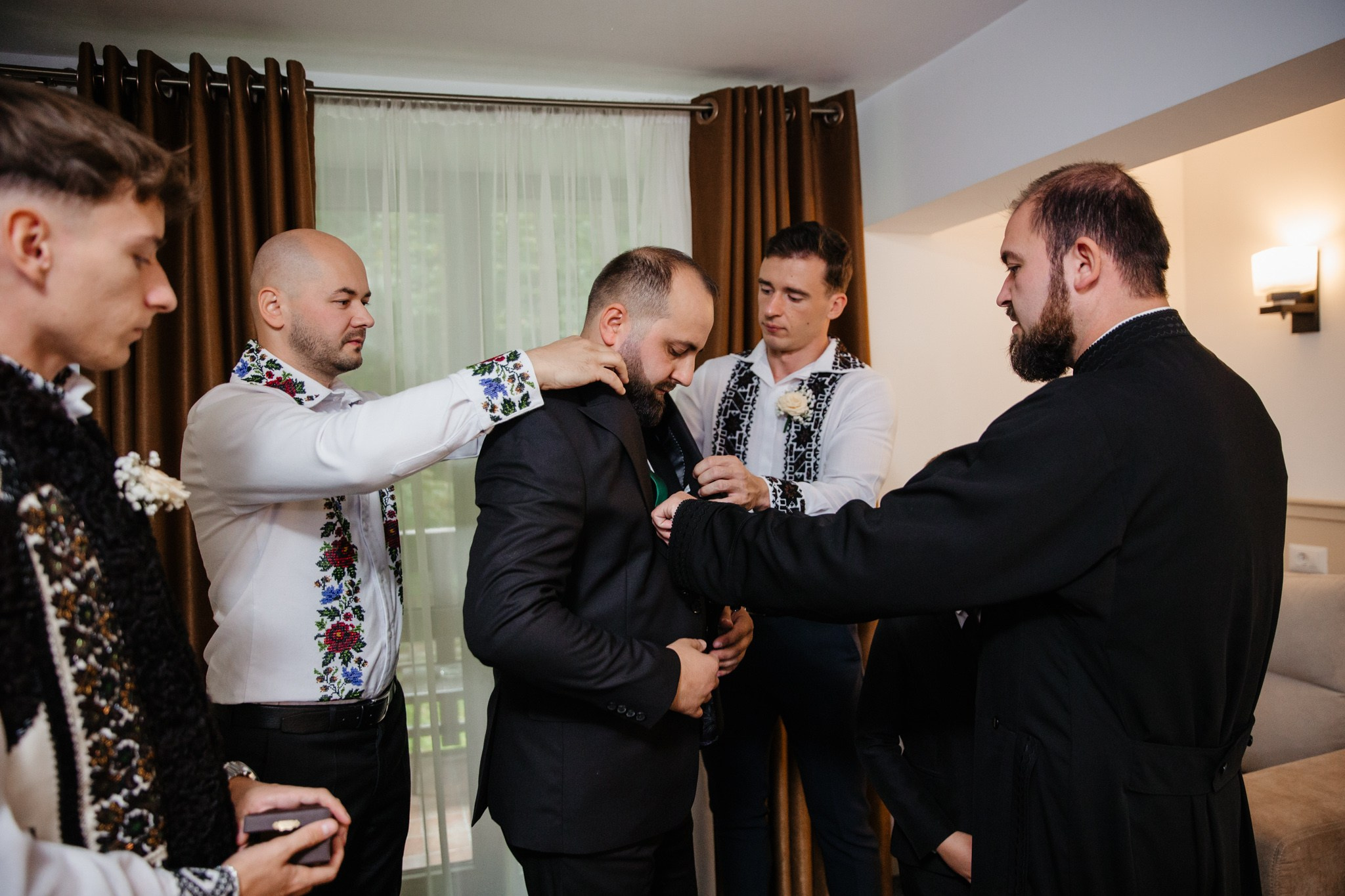 Nunta de Poveste la Sucevița: Cristi și Andreea. Servicii foto-video profesionale, pentru momente de neuitat