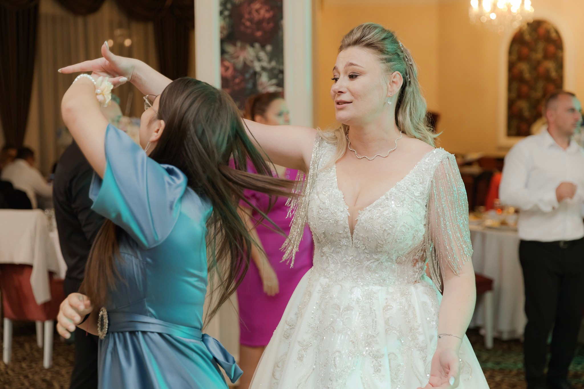 Mihai & Oana. Servicii foto-video profesionale, pentru momente de neuitat