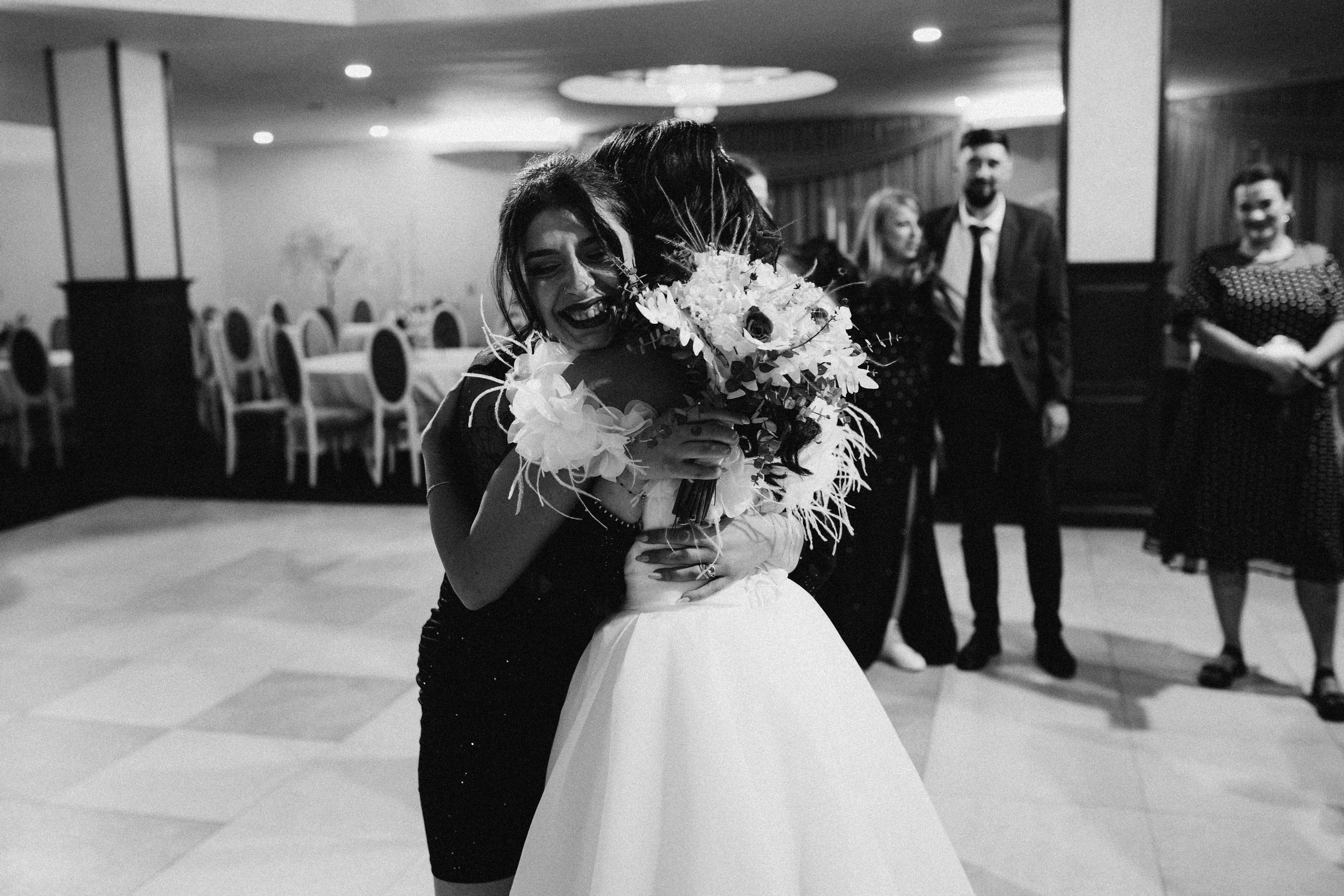 Loredana & Emilian – Ziua Nunții | Videografie - fotografie Botez Suceava, Iași, Botoșani. Servicii foto-video profesionale, pentru momente de neuitat