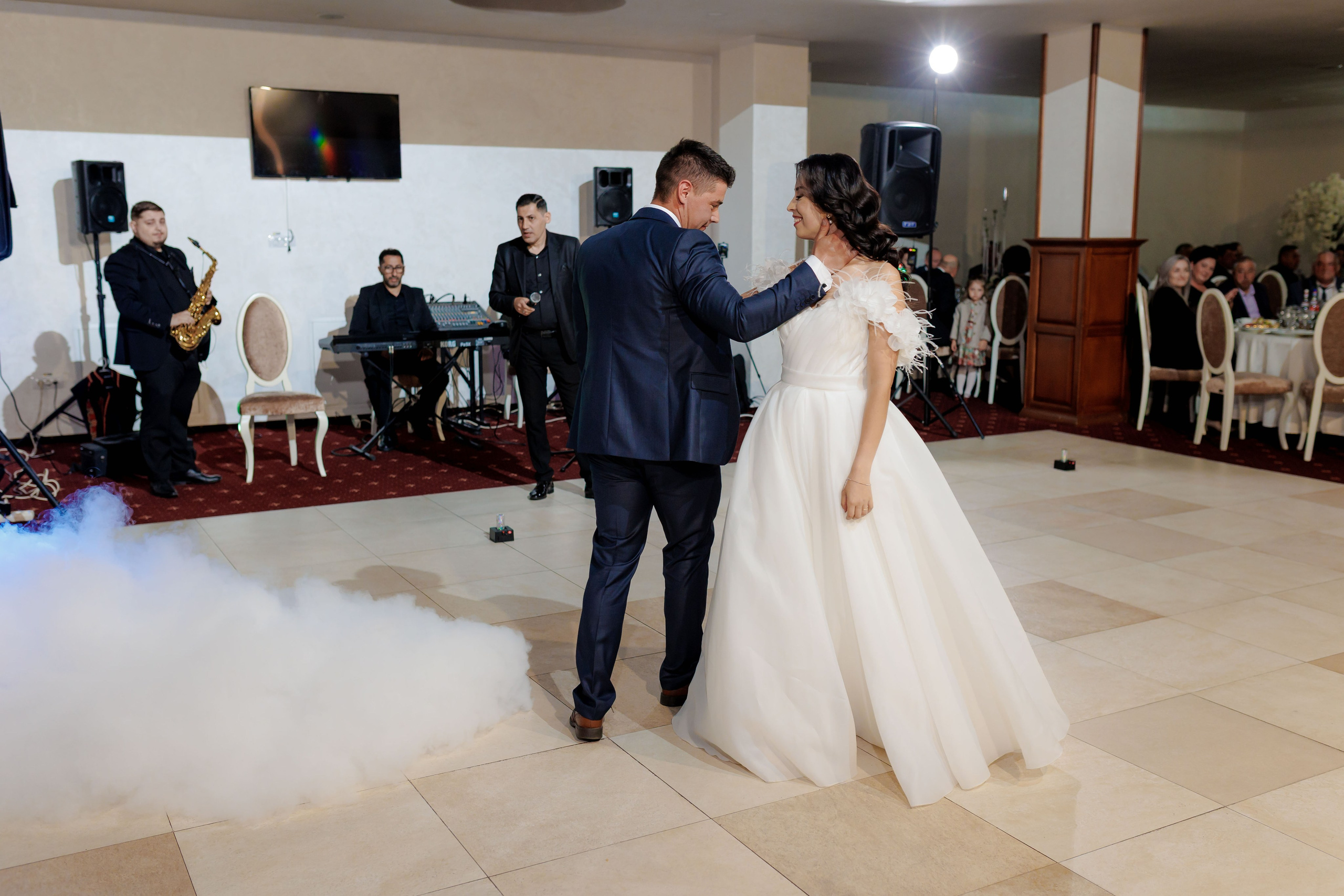 Loredana & Emilian – Ziua Nunții | Videografie - fotografie Botez Suceava, Iași, Botoșani. Servicii foto-video profesionale, pentru momente de neuitat