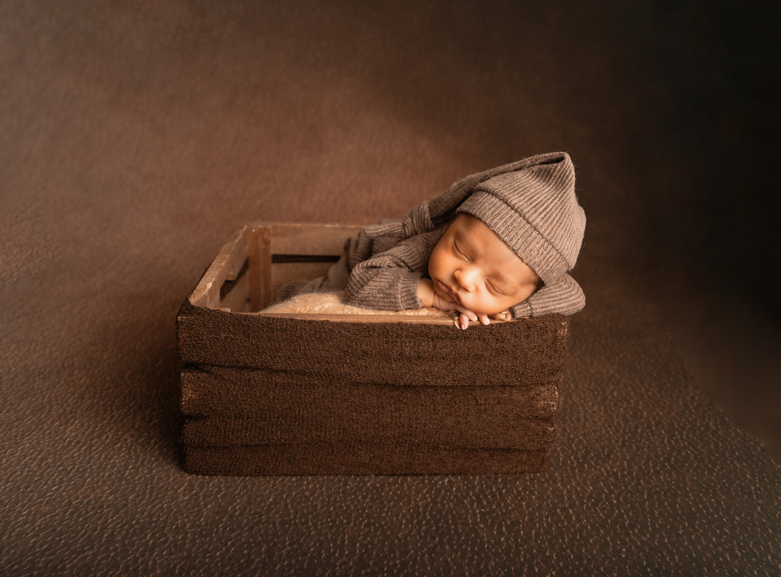 Newborn. Professional photographer in NYC Kristina Bagdasaryan