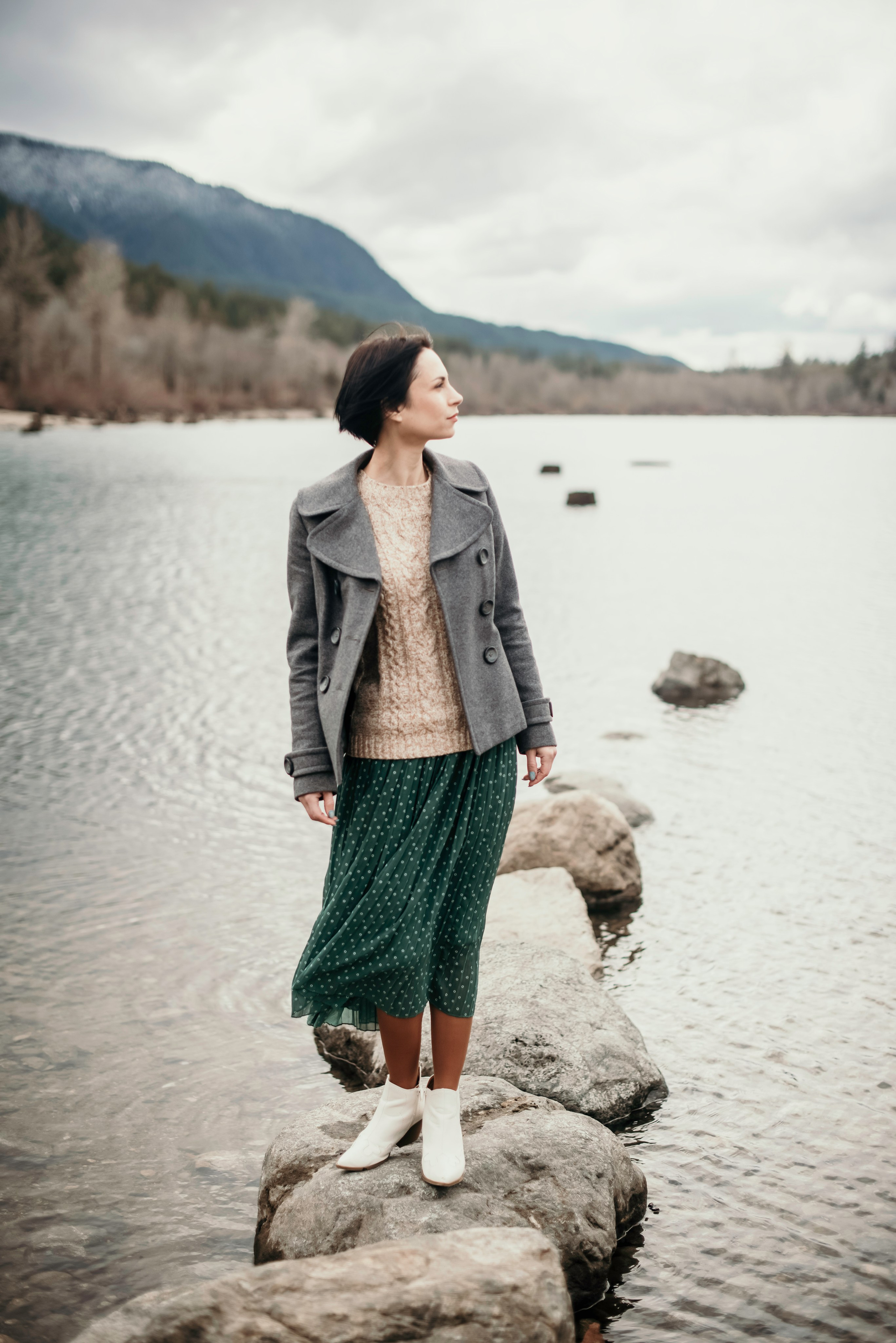 A walk by the water. Newborn, pregnancy, family photographer in New Jersey