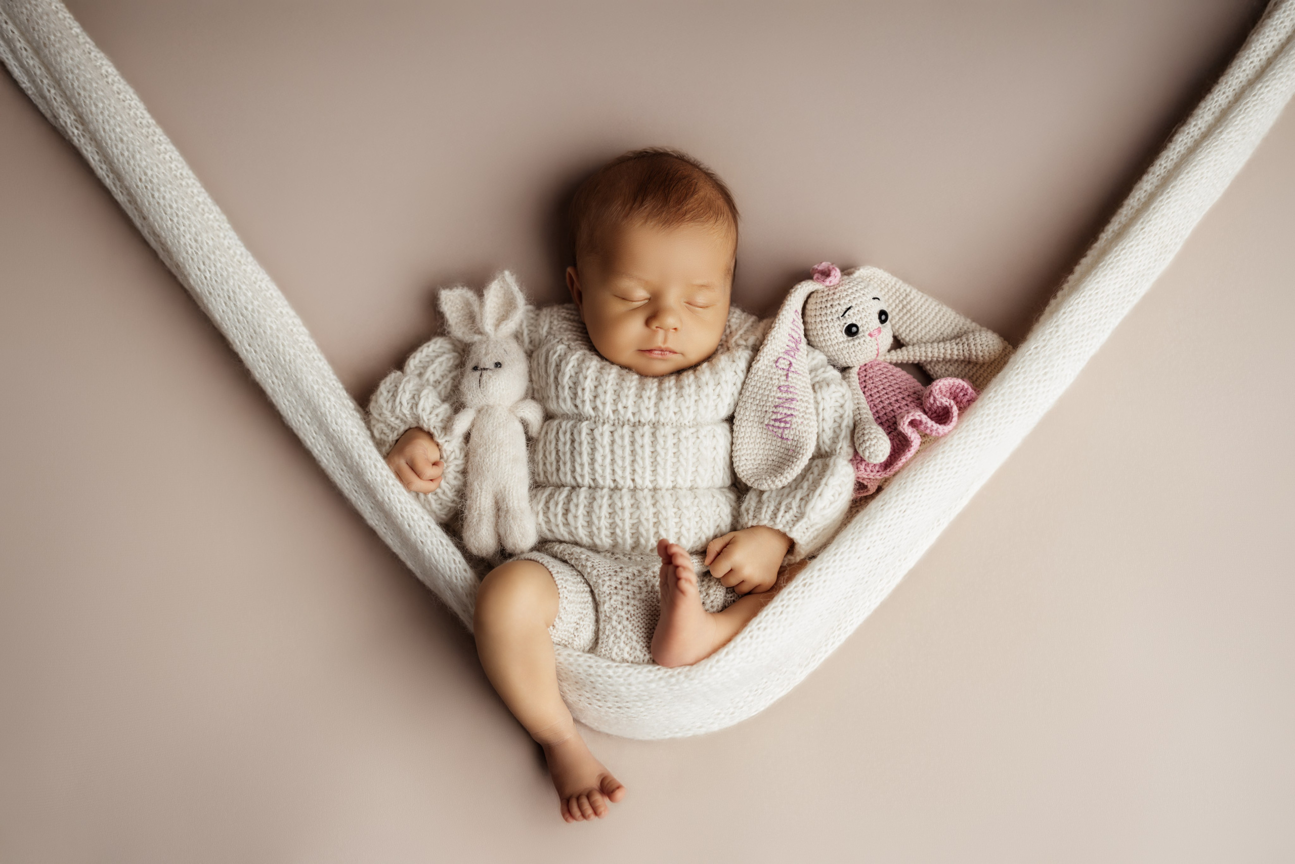 Newborn Classic. Newborn, kids, family photographer based near Zurich, Switzerland