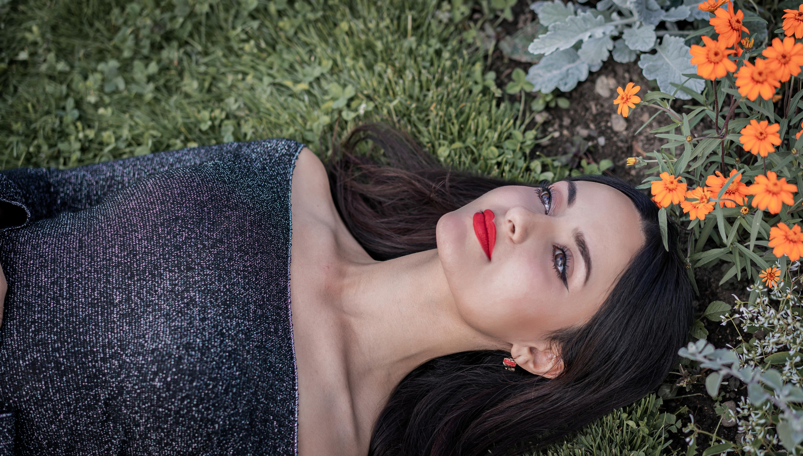 Dorra et Jillian / Parc La Grange. Photographe à Genève - Eugenia Andres