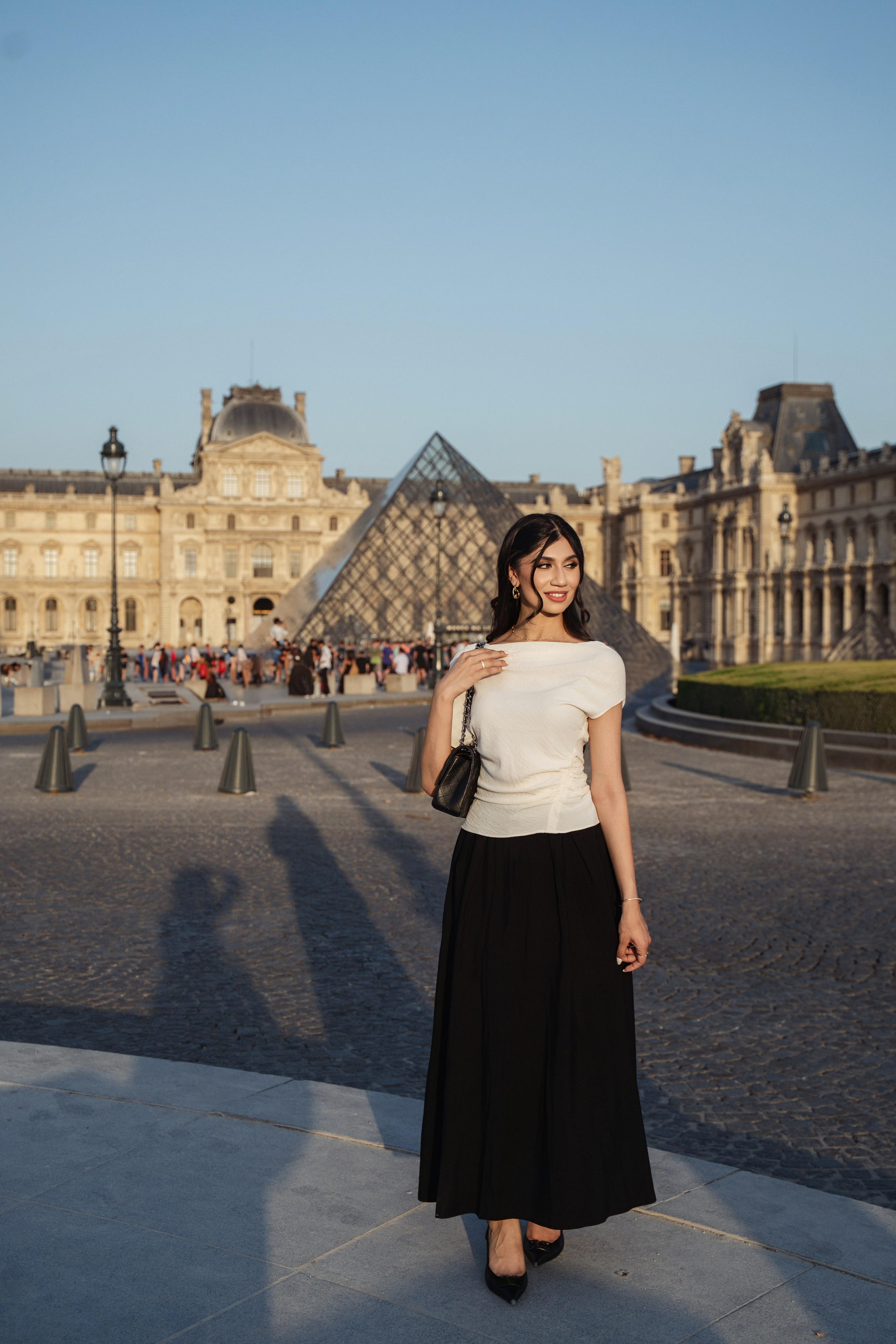 Naila (4 hours). Photographer in Paris|Solo and groups, portraits & content, couples photo-shoot in Paris at the best locations