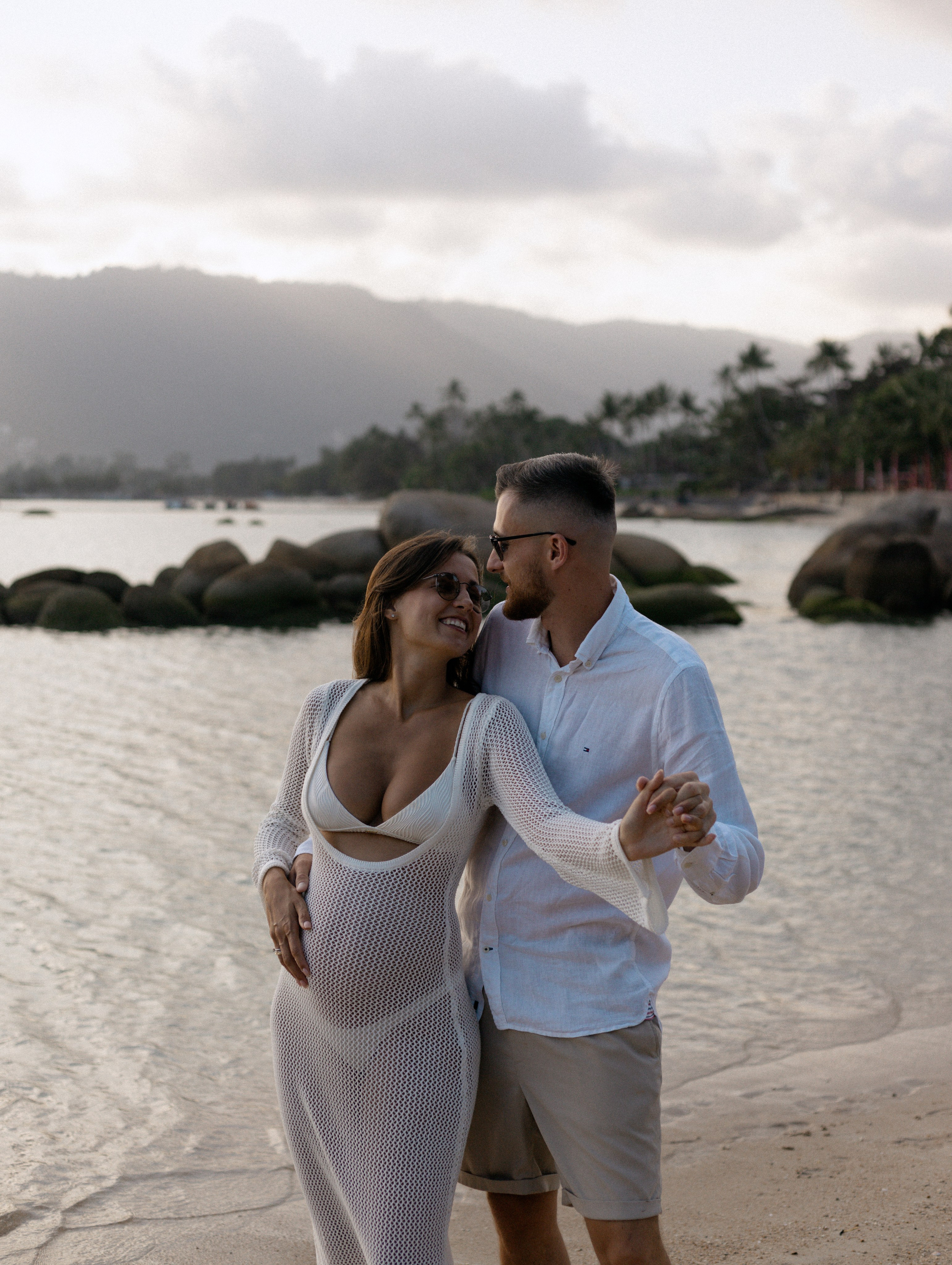 PREGNANCY PHOTOSHOOT. Photographer on Koh Samui Elena