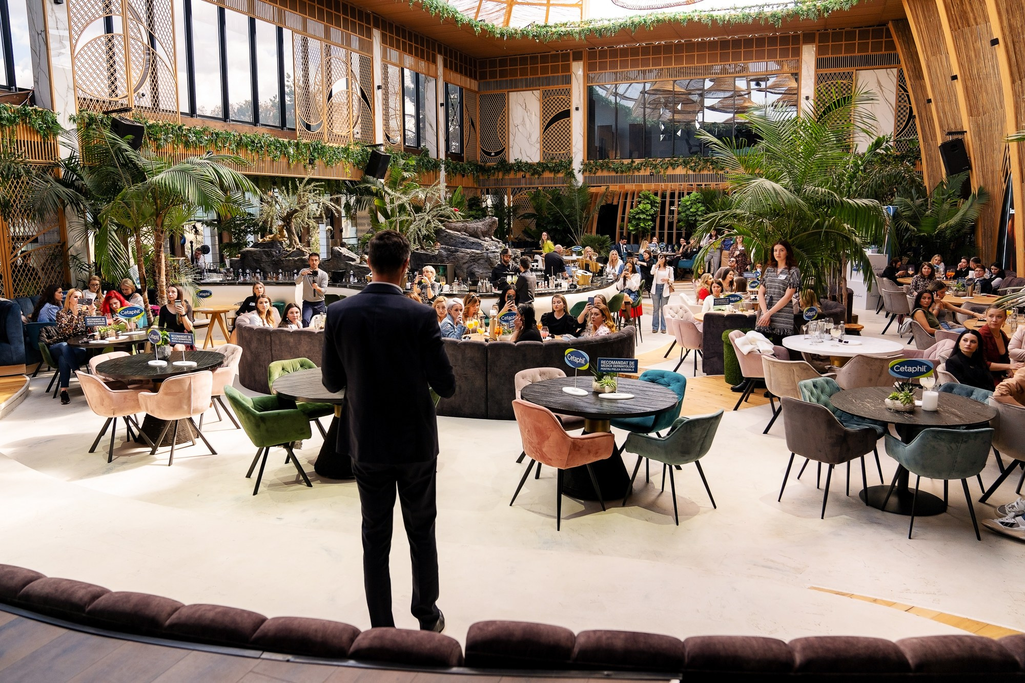 Fotografie Corporate Specializat in Lansări Produs si Serviciu. Fotograf Corporate Business