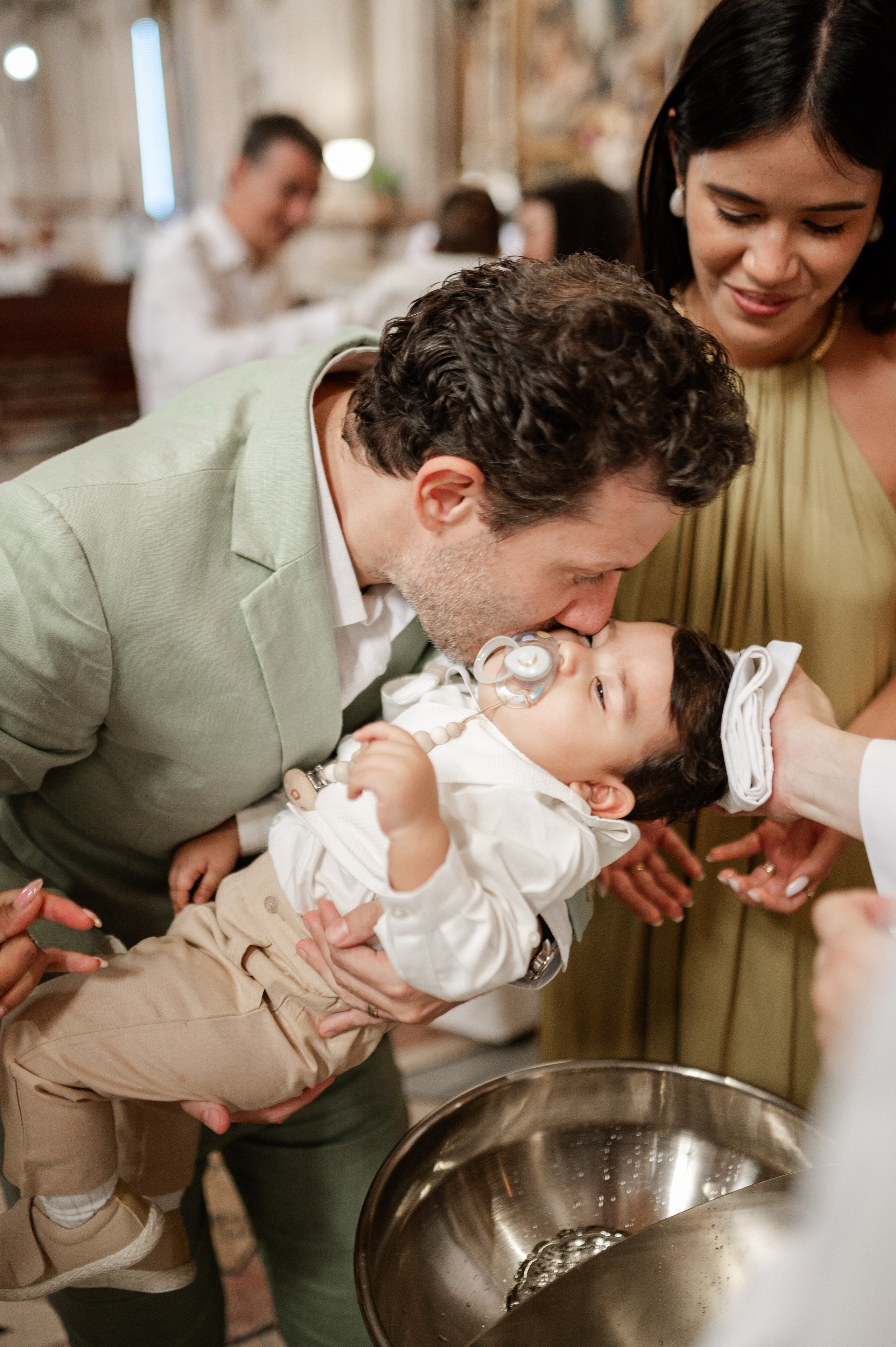 Фотосъёмка крестин — тёплые и значимые моменты. Ваш фотограф в Лиссабоне — Анна Белова