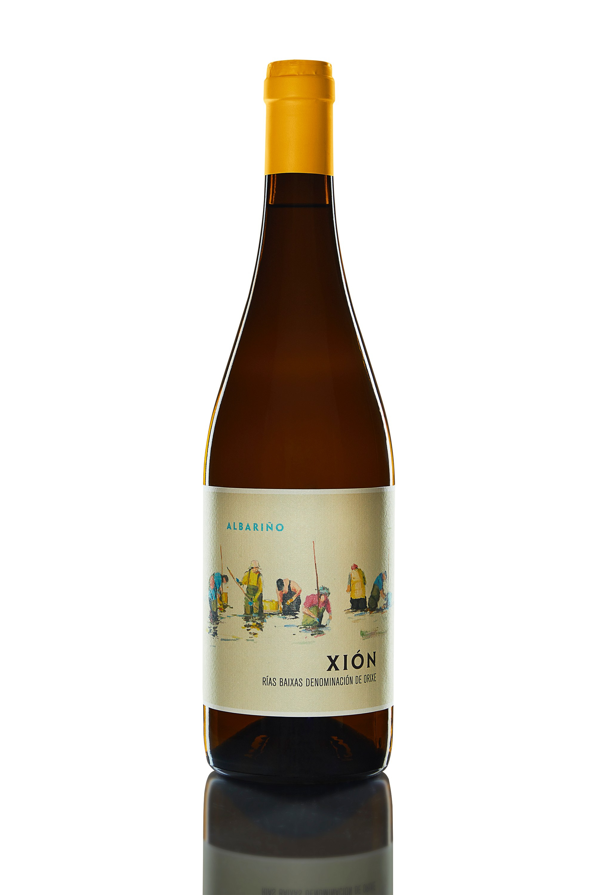 Photographer Roman Djuzev - Studio shot of Xion Albarino white wine from Rías Baixas, Spain. Elegant Spanish wine bottle with reflection on white background, product photography.