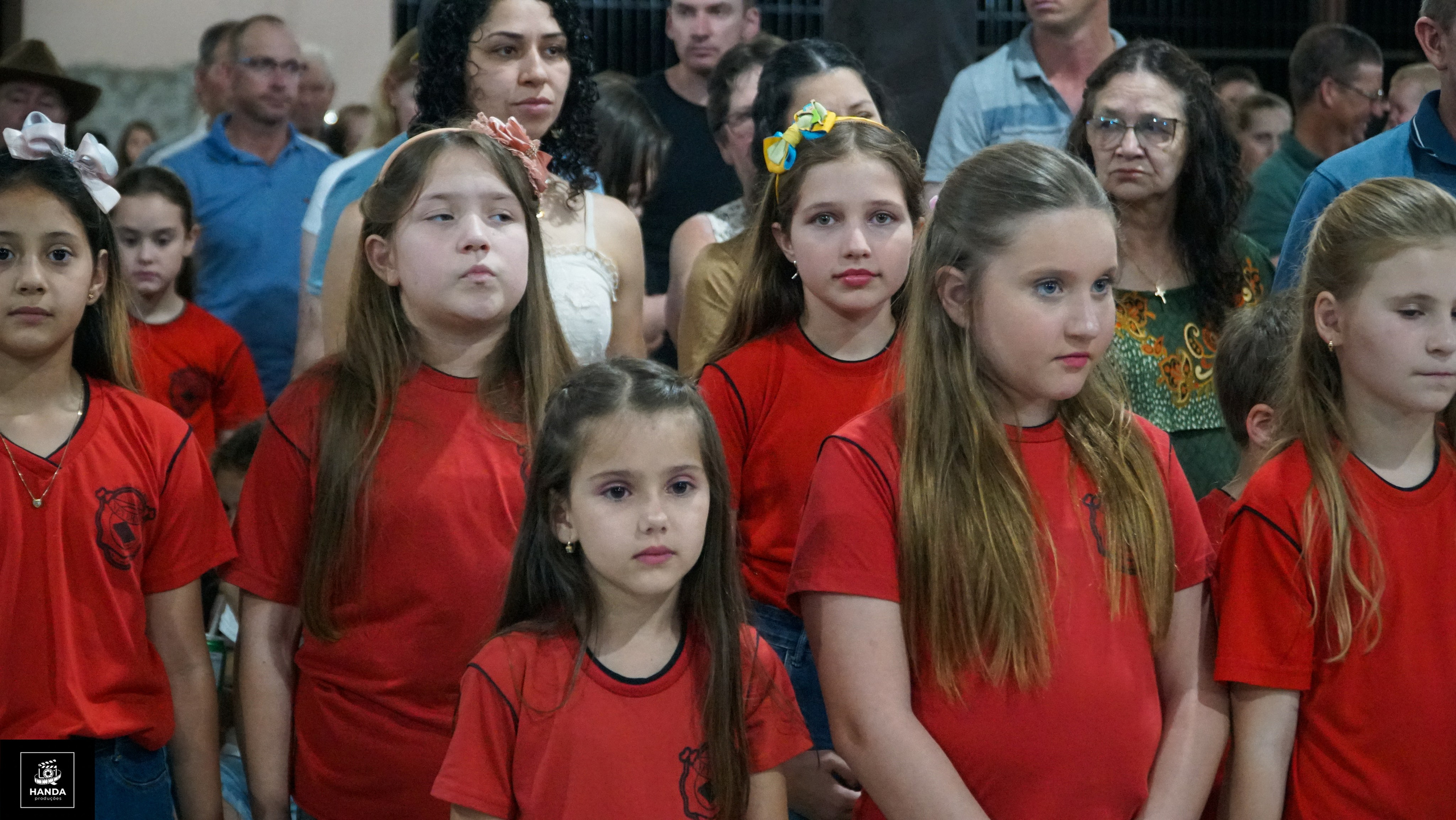 Noite autógrafos colégio Aurélio Buarque de Holanda. Handa Produções