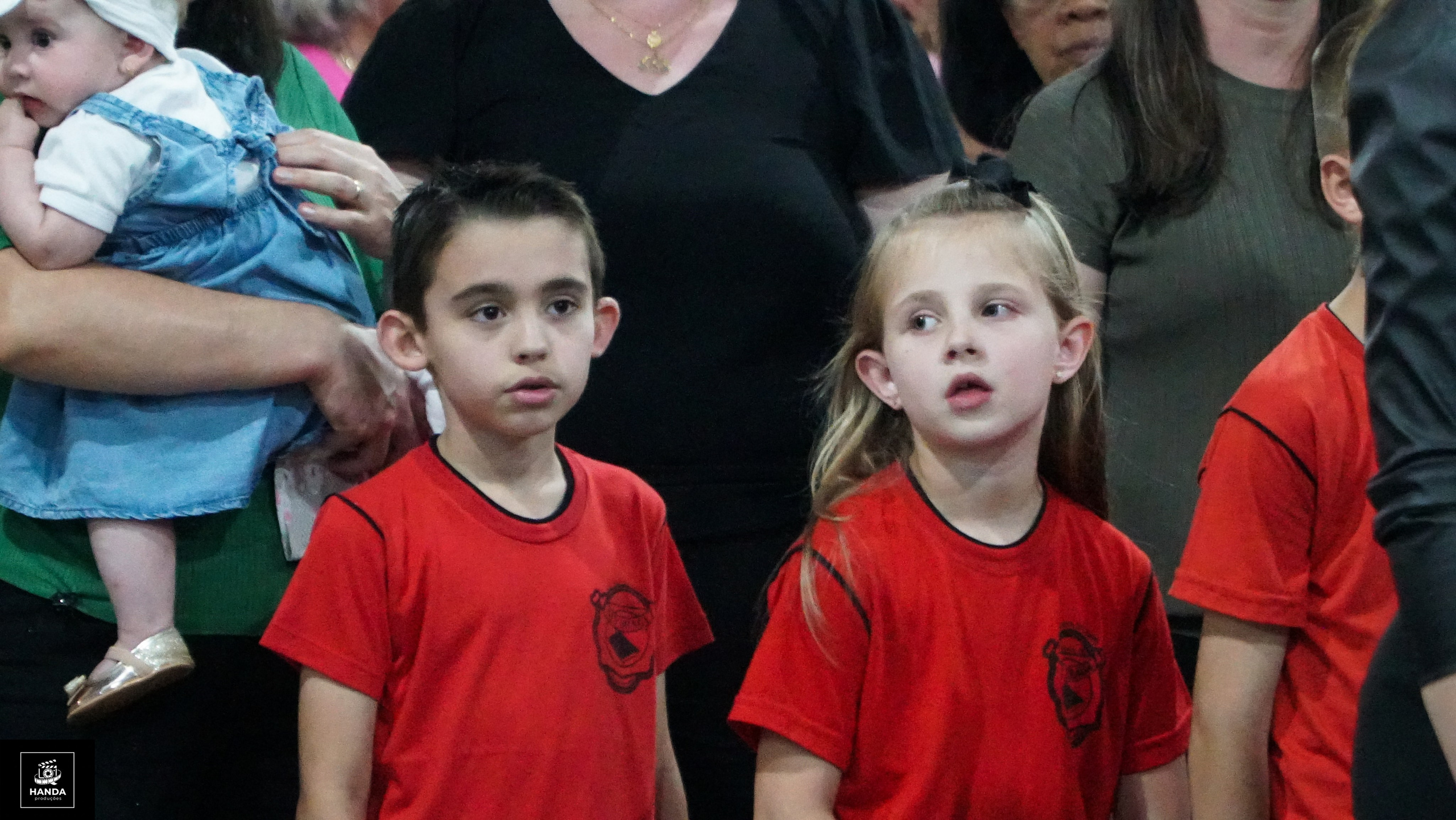 Noite autógrafos colégio Aurélio Buarque de Holanda. Handa Produções