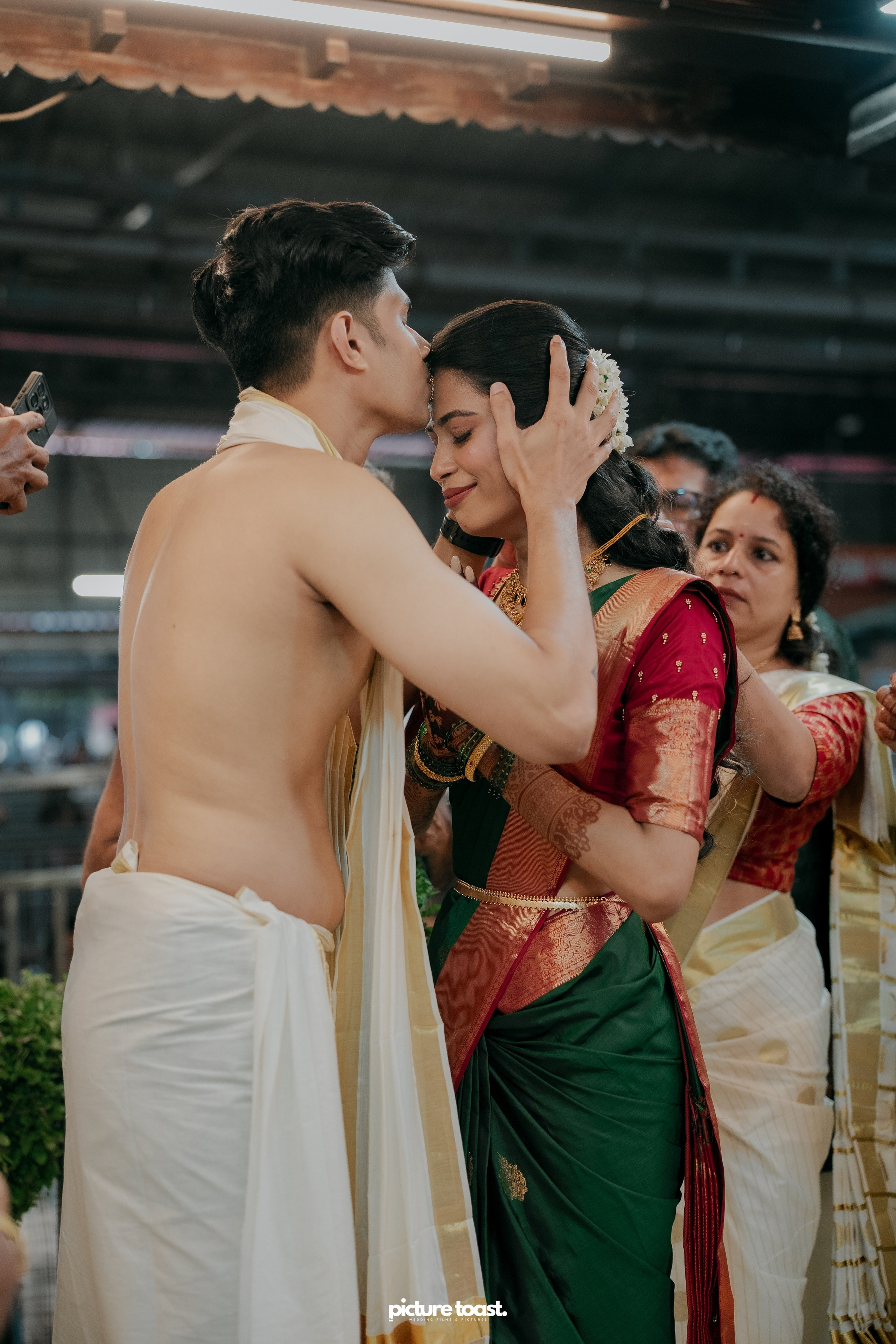 Guruvayur Wedding Ft. Athira & Abilash. Fine art Wedding Photographers in India & Canada