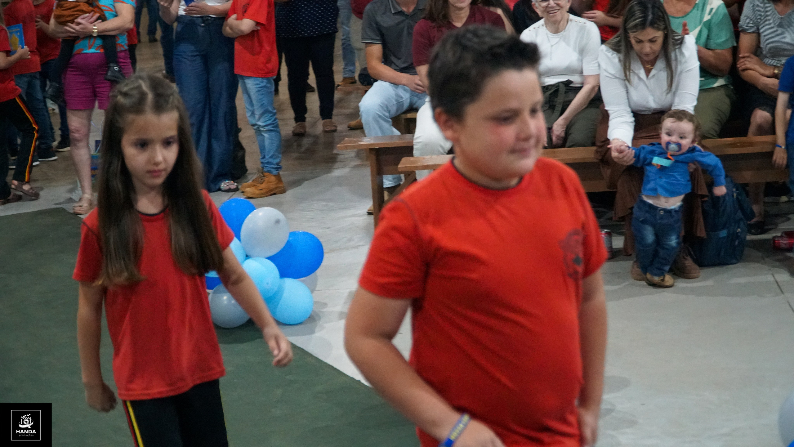 Noite autógrafos colégio Aurélio Buarque de Holanda. Handa Produções