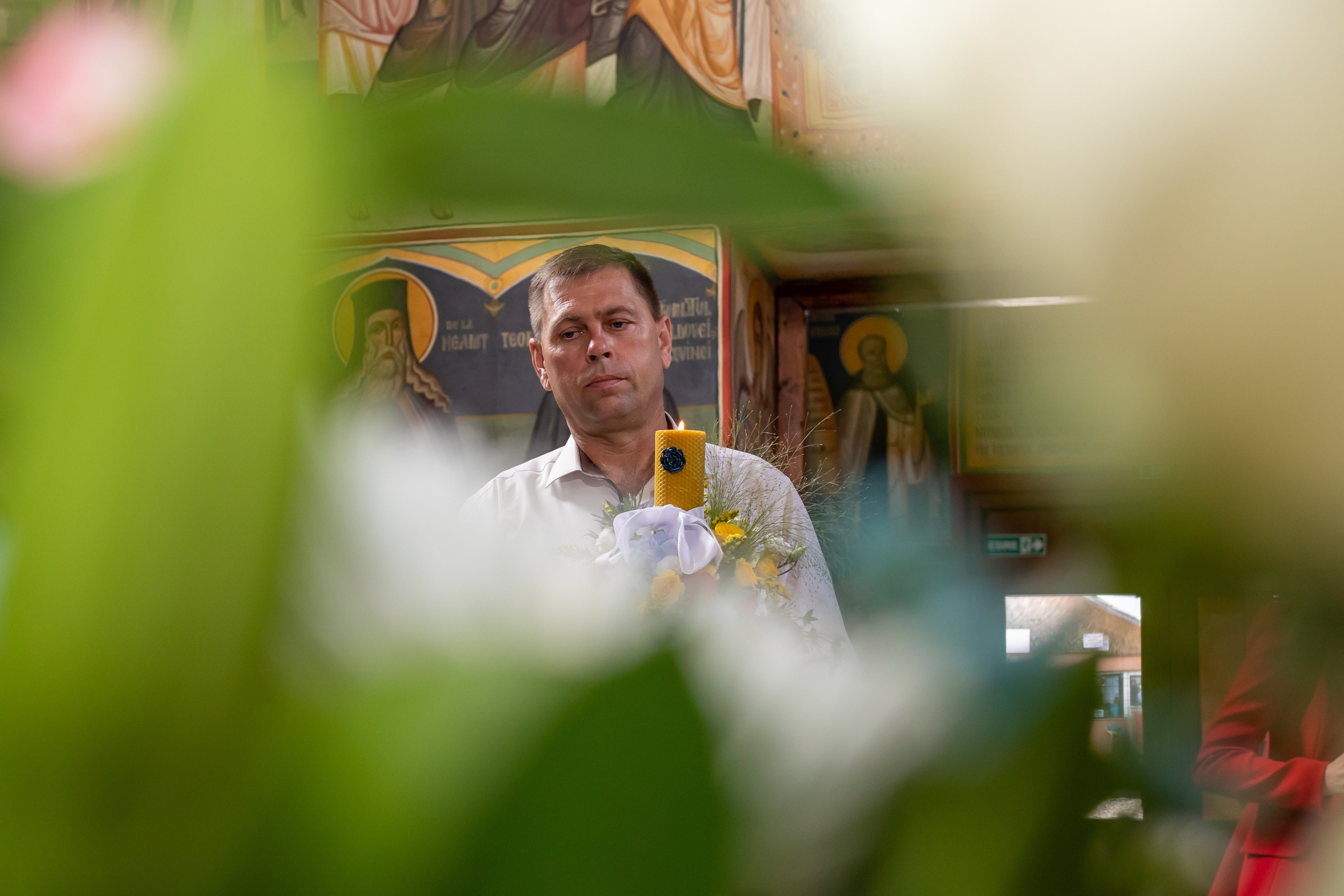 “Bebeluș botezat în biserică, ținut în brațe de nași”	•	“Detaliu cu lumânarea de botez decorată cu flori albe”	•	“Părinți emoționați alături de copilul lor la ceremonia de botez”	•	“Masa festivă de botez cu decor tematic și tort personalizat”	•	“Momentul în care preotul toarnă apă sfințită pe fruntea bebelușului”	“Bebeluș în rochie albă de botez, zâmbind în brațele mamei”	•	“Detaliu cu cruciulița de botez așezată pe o pernă de satin”	•	“Părinți și nași aprinzând lumânările în timpul ceremoniei de botez”	•	“Tort de botez decorat cu figurine tematice și numele copilului”	•	“Copil botezat dormind liniștit în pătuțul decorat festiv”	•	“Momentul în care preotul binecuvântează copilul în fața altarului”	•	“Invitați adunându-se în jurul mesei festive la petrecerea de botez”	•	“Bebeluș ținând în mână o jucărie personalizată primită la botez”	•	“Familie fericită pozând împreună după ceremonia de botez”	•	“Decor tematic cu baloane și flori la locația petrecerii de botez” fotograf Botoșani fotograf evenimente fotograf botez Alin Chirila fotograf alinofotostudio,- Preotul ținându-l pe micuțul Mathias Gabriel la botez, în biserica Înălțarea Domnului, Copălău  - Detalii de la botezul lui Mathias – lumânare, trusou și icoană  - Familia lui Mathias Gabriel alături de micuț, în ziua botezului  - Portret emoționant cu mama și bebelușul în brațe, în biserică,fotograf profesionist evenimente Botoșani, Iași, Suceava, Fălticeni, Bacău, Pașcani, Roman - AlinoFotoStudio by Alin Chirilă - servicii foto nuntă, botez, cununie, ședințe foto creative, albume personalizate, fotografii emoționante și calitative pentru cele mai importante momente din viață,fotograf nuntă Botoșani Alin Chirilă,  ședință foto botez Iași - AlinoFotoStudio,  servicii fotograf profesionist evenimente Suceava,  fotograf cununie civilă Fălticeni - Alin Chirilă,  album foto nuntă personalizat Bacău.“Bebeluș botezat în biserică, ținut în brațe de nași”	•	“Detaliu cu lumânarea de botez decorată cu flori albe”	•	“Părinți emoționați alături de copilul lor la ceremonia de botez”	•	“Masa festivă de botez cu decor tematic și tort personalizat”	•	“Momentul în care preotul toarnă apă sfințită pe fruntea bebelușului”	“Bebeluș în rochie albă de botez, zâmbind în brațele mamei”	•	“Detaliu cu cruciulița de botez așezată pe o pernă de satin”	•	“Părinți și nași aprinzând lumânările în timpul ceremoniei de botez”	•	“Tort de botez decorat cu figurine tematice și numele copilului”	•	“Copil botezat dormind liniștit în pătuțul decorat festiv”	•	“Momentul în care preotul binecuvântează copilul în fața altarului”	•	“Invitați adunându-se în jurul mesei festive la petrecerea de botez”	•	“Bebeluș ținând în mână o jucărie personalizată primită la botez”	•	“Familie fericită pozând împreună după ceremonia de botez”	•	“Decor tematic cu baloane și flori la locația petrecerii de botez” fotograf Botoșani fotograf evenimente fotograf botez Alin Chirila fotograf alinofotostudio.fotograf botez Amelis Maria, fotografie botez Botoșani, fotograf Alin Chirilă, amintiri botez, fotografii botez, botez Amelis Maria, fotograf copii, fotografie botez în Botoșani,