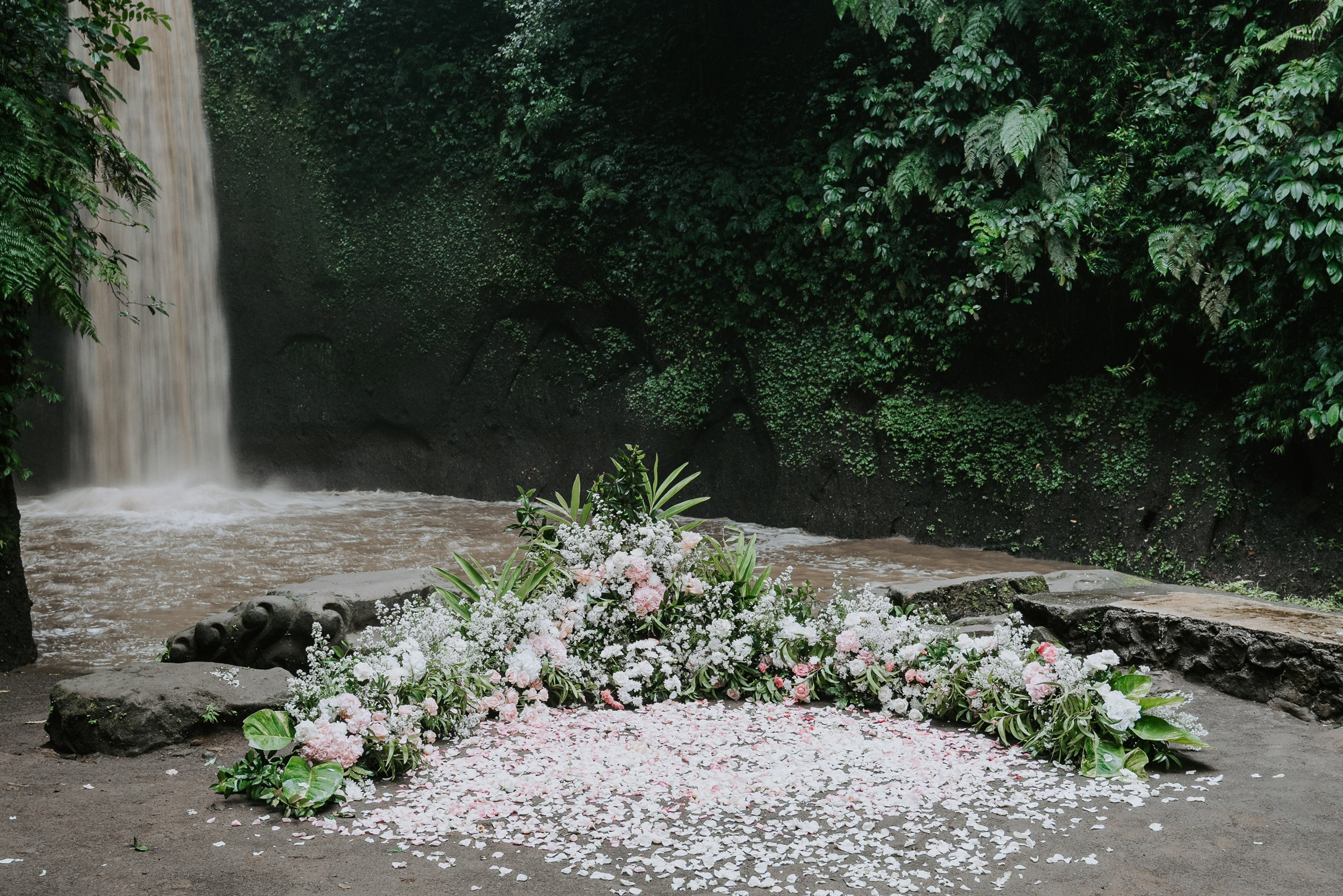 Marriage Proposal. Female Photographer in Bali
