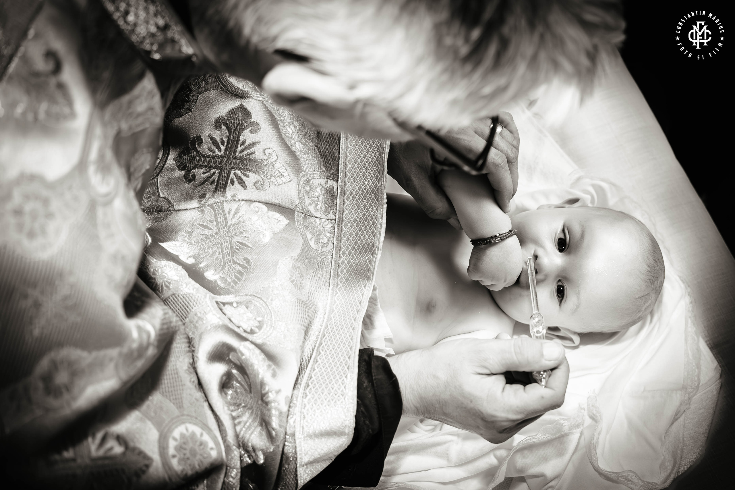 BAPTISM PHOTOGRAPHY. DESPRE NOI