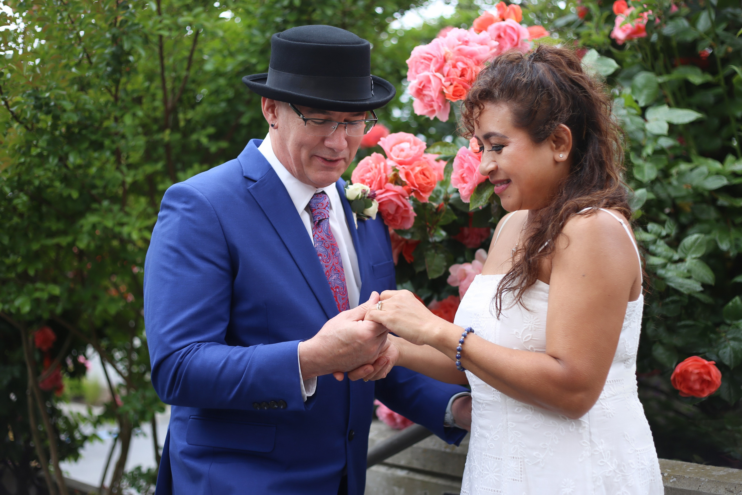 Anniversary. YuAnna studio. Family & Kids Photographer in Seattle area, located in