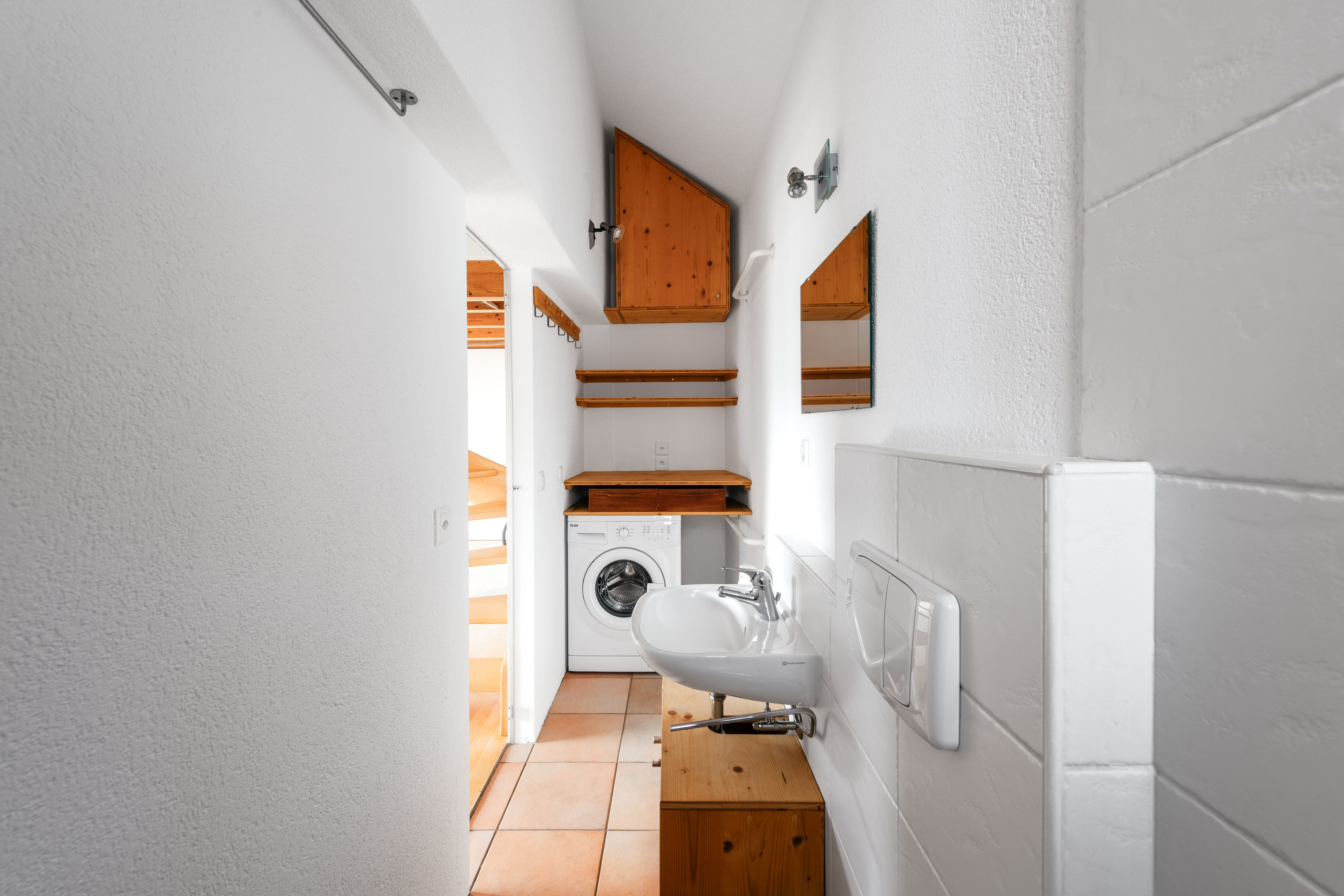 Haus, CUGNASCO, TICINO. Hallo! Ich bin Elena und arbeite als Immobilienfotografin