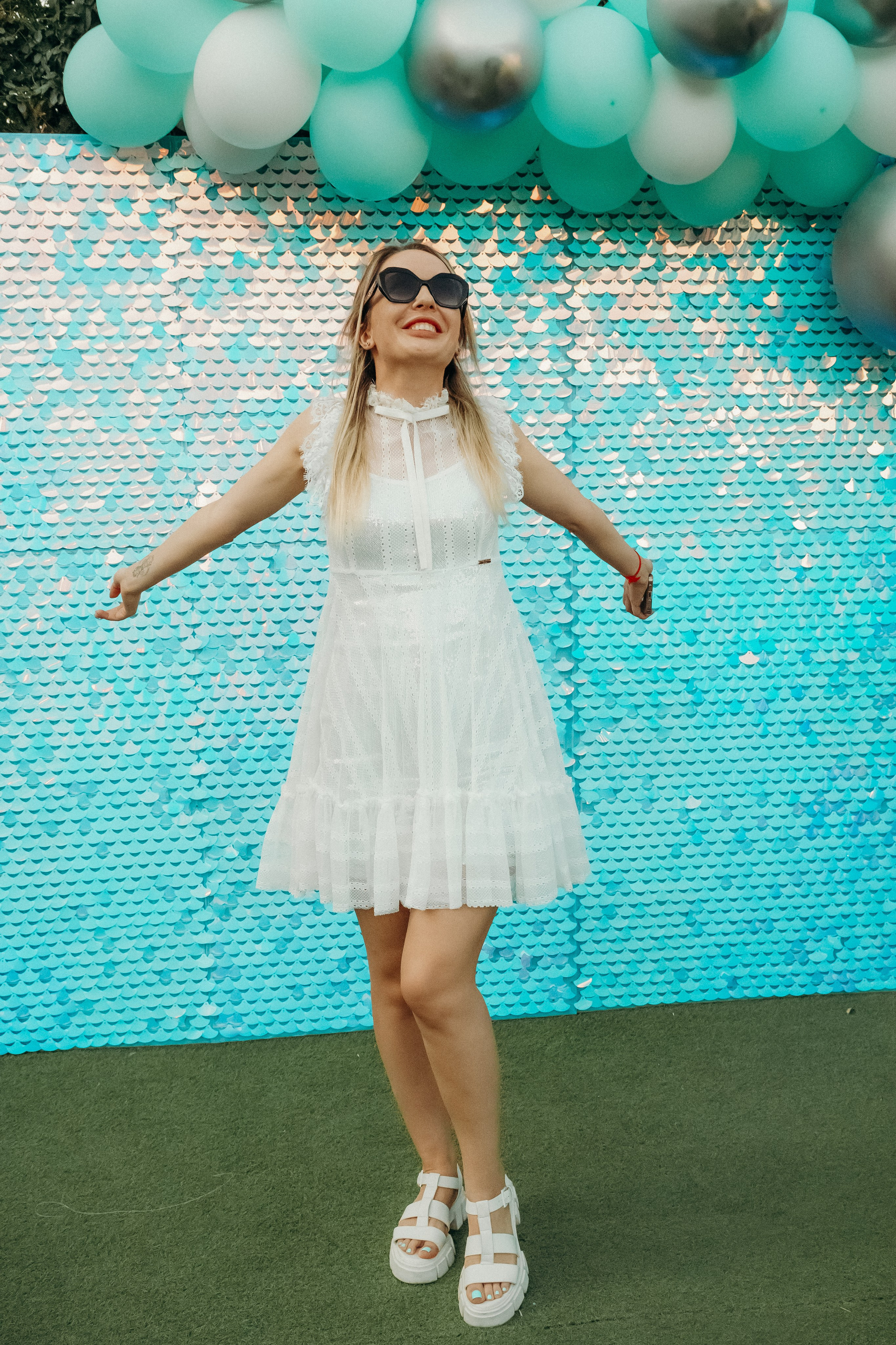 Pool party in  High Villa.  Cascais Sintra Lisbon. Валерія Сичова. Сімейний та репортажний фотограф в Португаліі