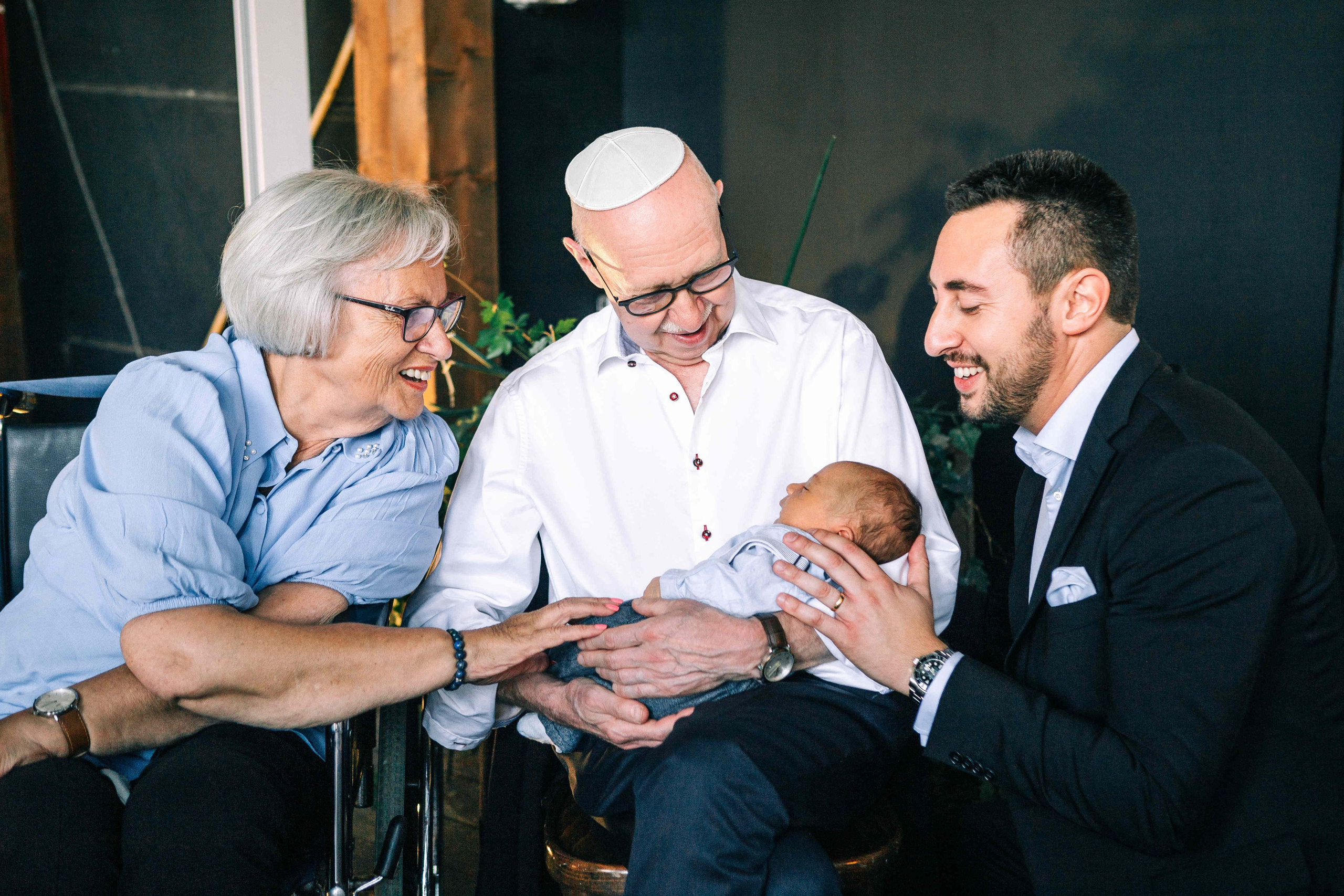 BRIT MILA (BIG EVENT). PHOTOGRAPHER IN ISRAEL