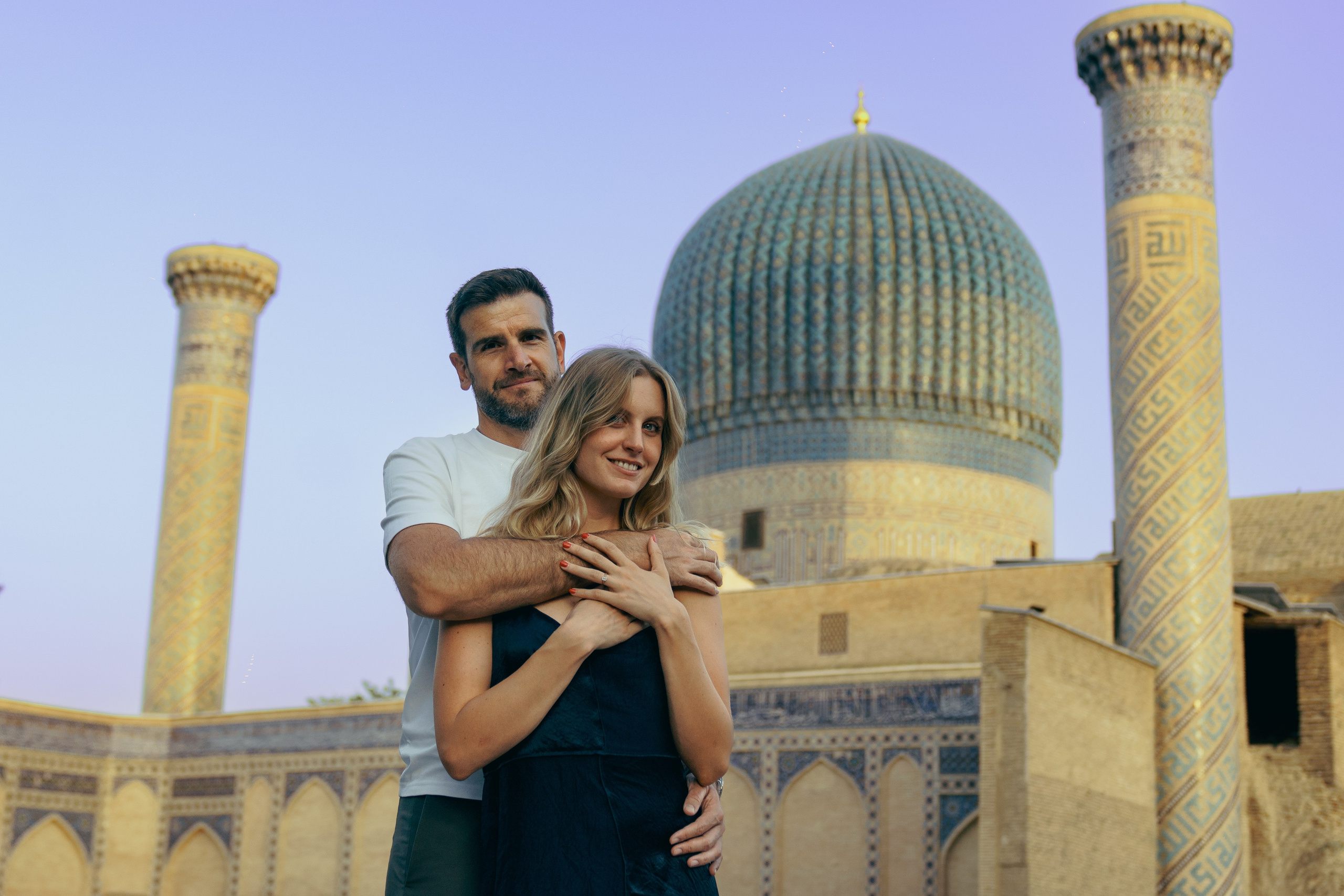 Love Story photoshoot in Samarkand with the backdrop of Gur-Emir. Photographer in Uzbekistan and Samarkand Djasur Marupov