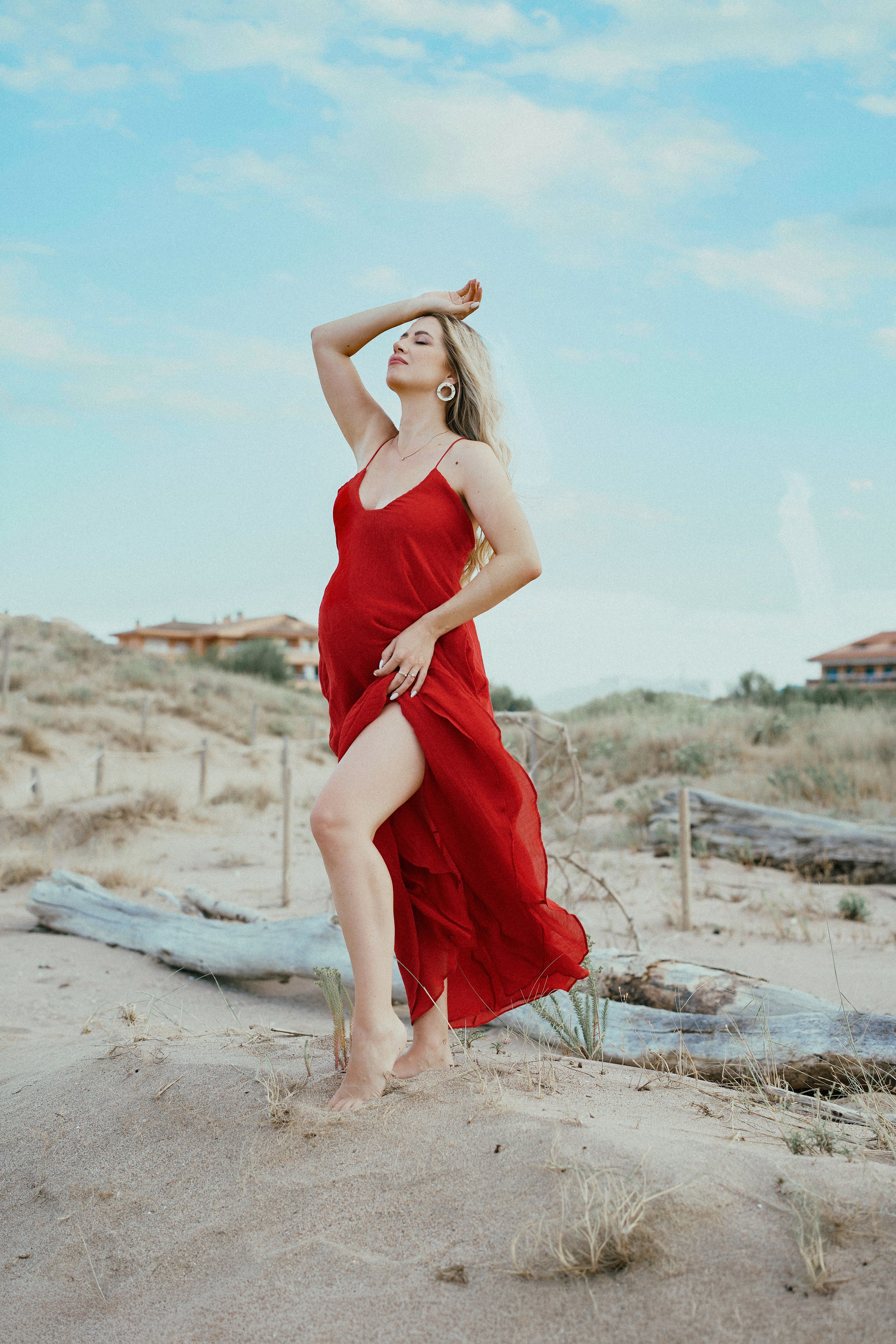 Фотосессия беременности на пляже. Красное платье. Photographer in Barcelona Spain Zhanna Zakharchenko