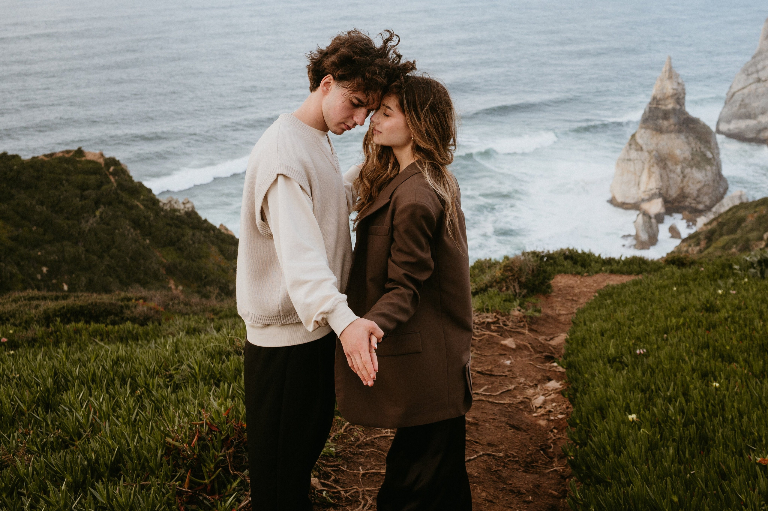 Praia da Ursa – ședință foto de cuplu într-un loc magic din Portugalia. Valentin Melen — wedding photographer