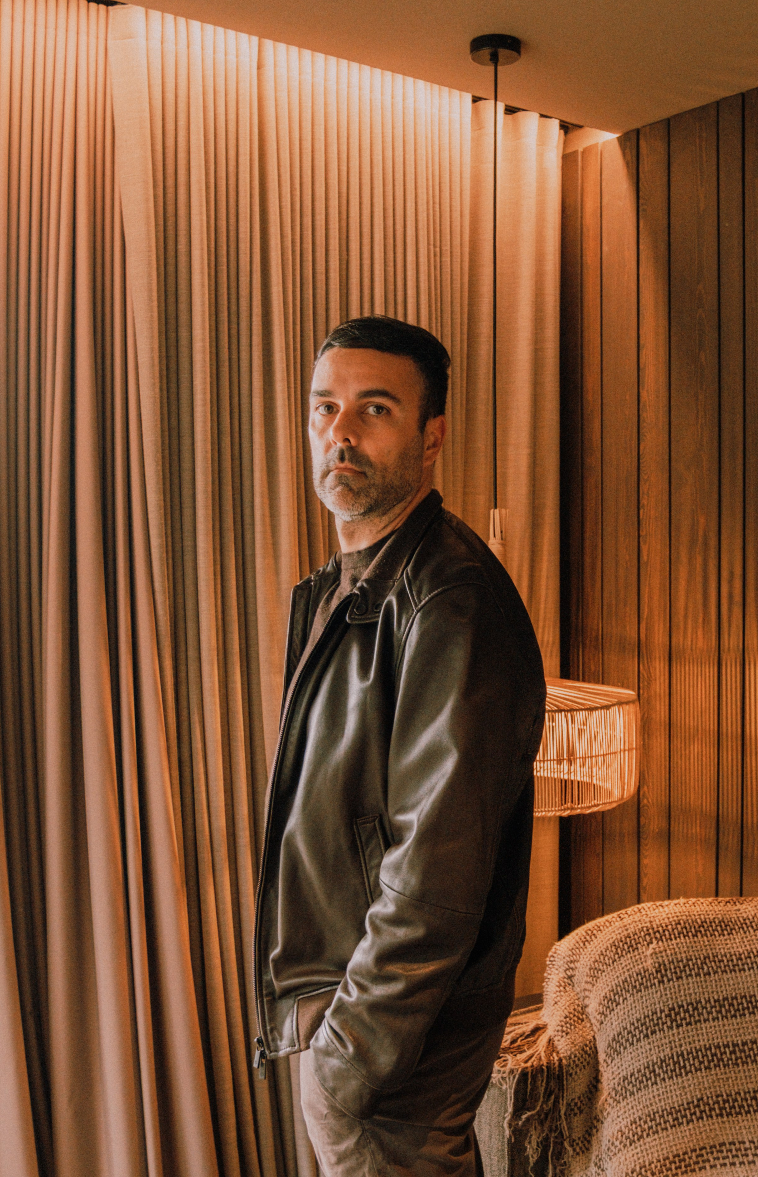 Sesión familiar en el bosque. Fotografía profesional en Calafell - Elena Medvedeva