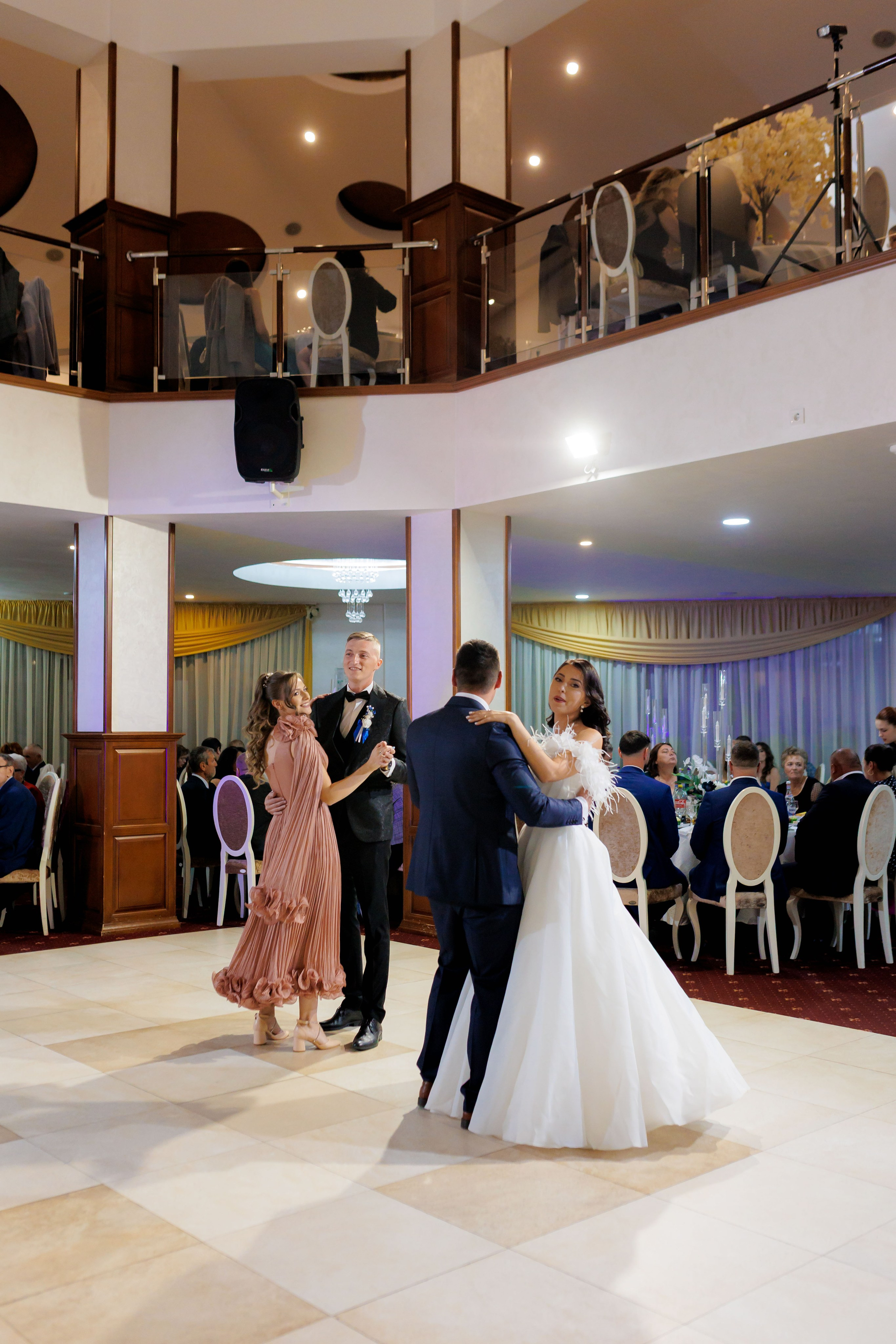 Loredana & Emilian – Ziua Nunții | Videografie - fotografie Botez Suceava, Iași, Botoșani. Servicii foto-video profesionale, pentru momente de neuitat