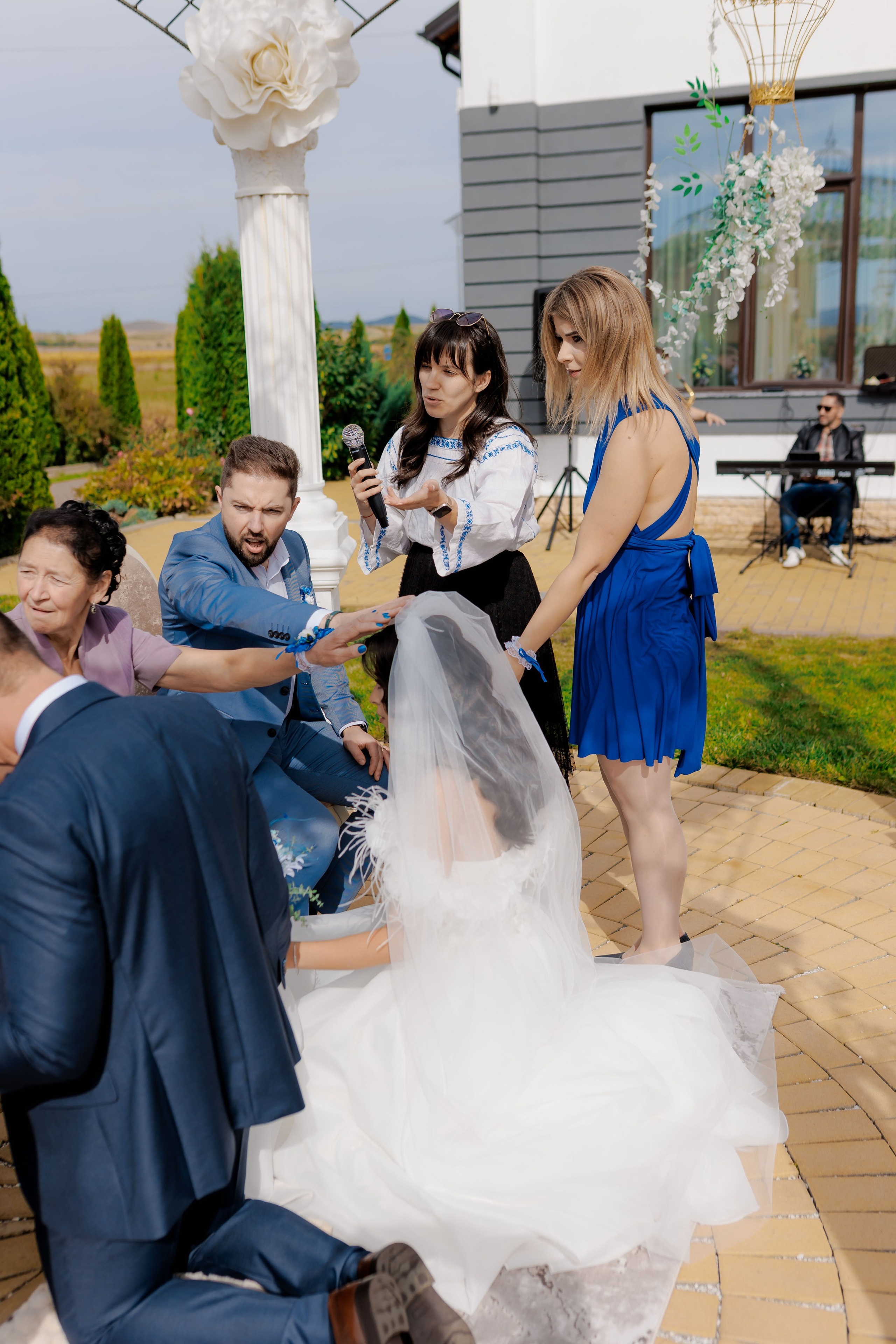 Loredana & Emilian – Ziua Nunții | Videografie - fotografie Botez Suceava, Iași, Botoșani. Servicii foto-video profesionale, pentru momente de neuitat