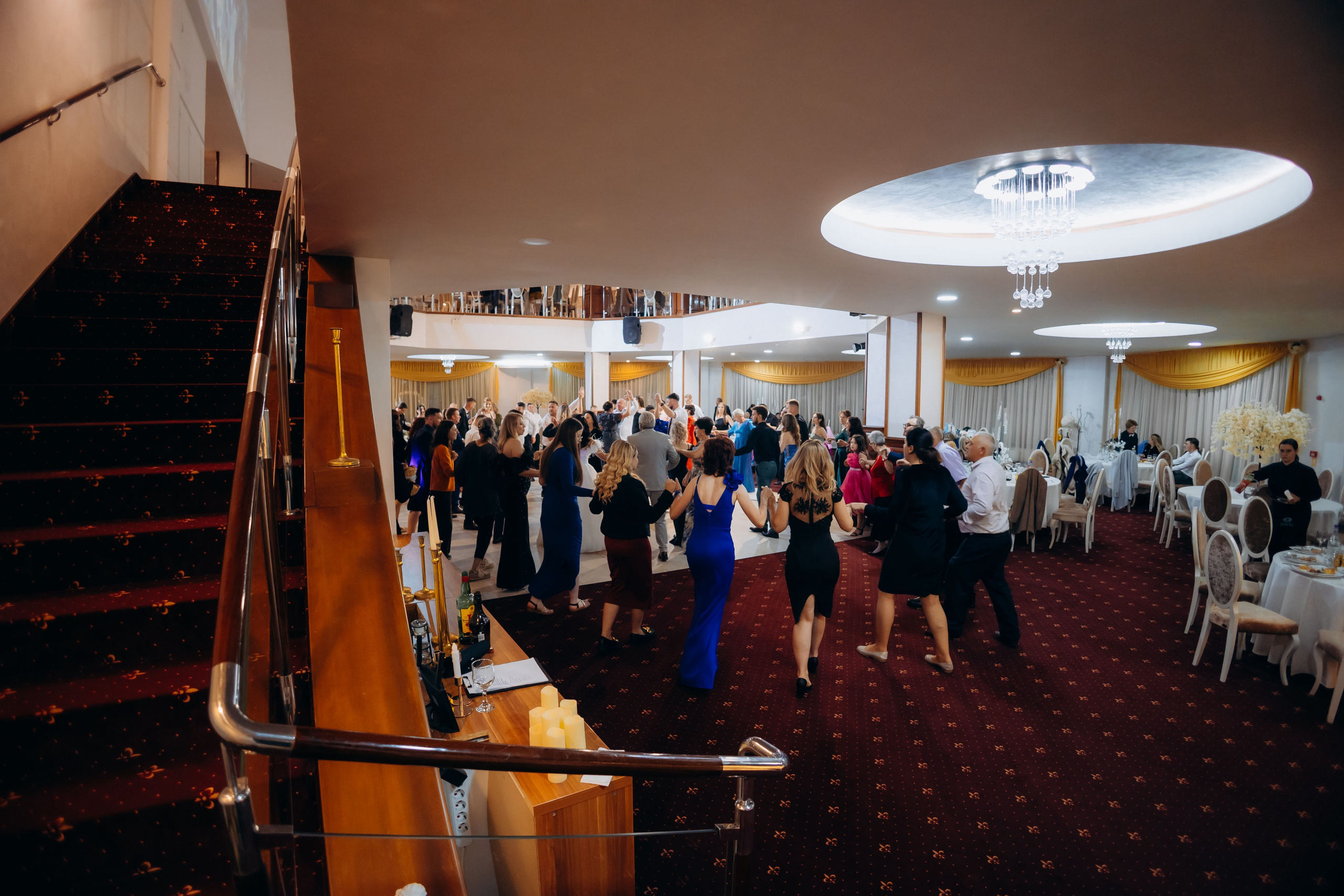 Loredana & Emilian – Ziua Nunții | Videografie - fotografie Botez Suceava, Iași, Botoșani. Servicii foto-video profesionale, pentru momente de neuitat