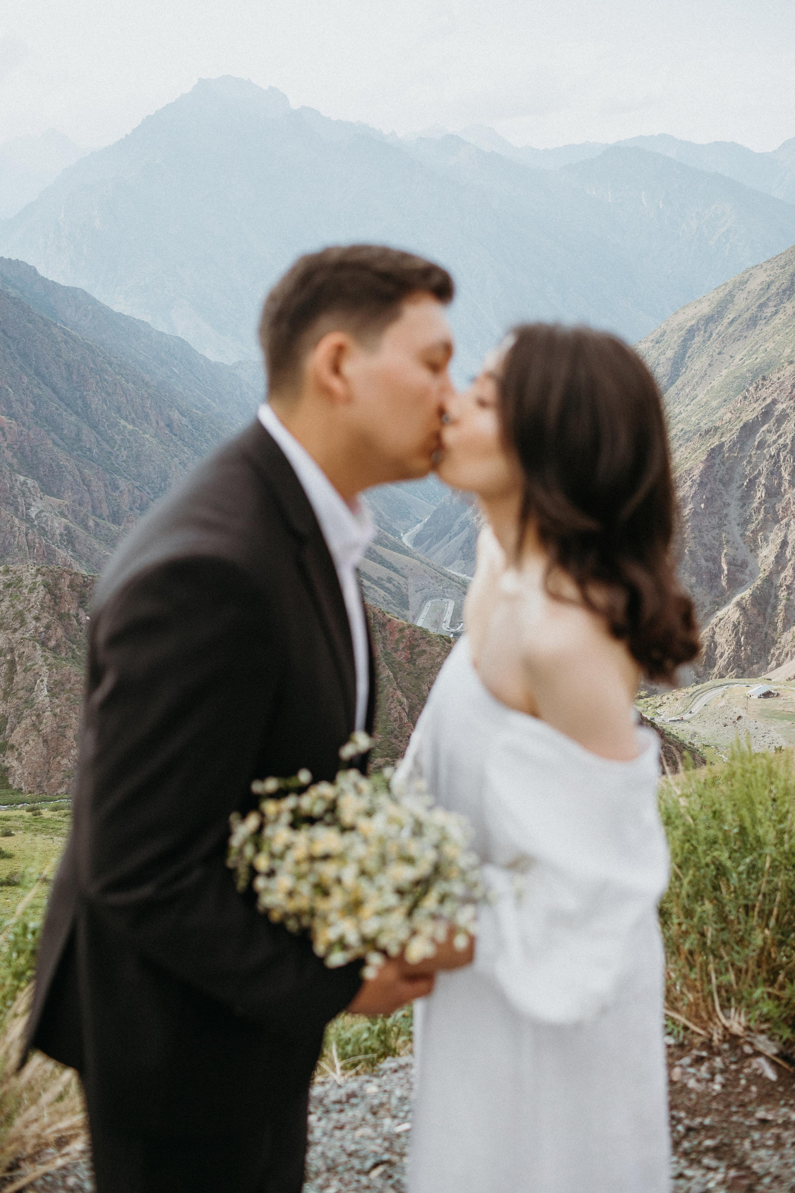 Свадебная фотосессия в Кыргызстане. Фотограф в Бишкеке Оксана Шувалова