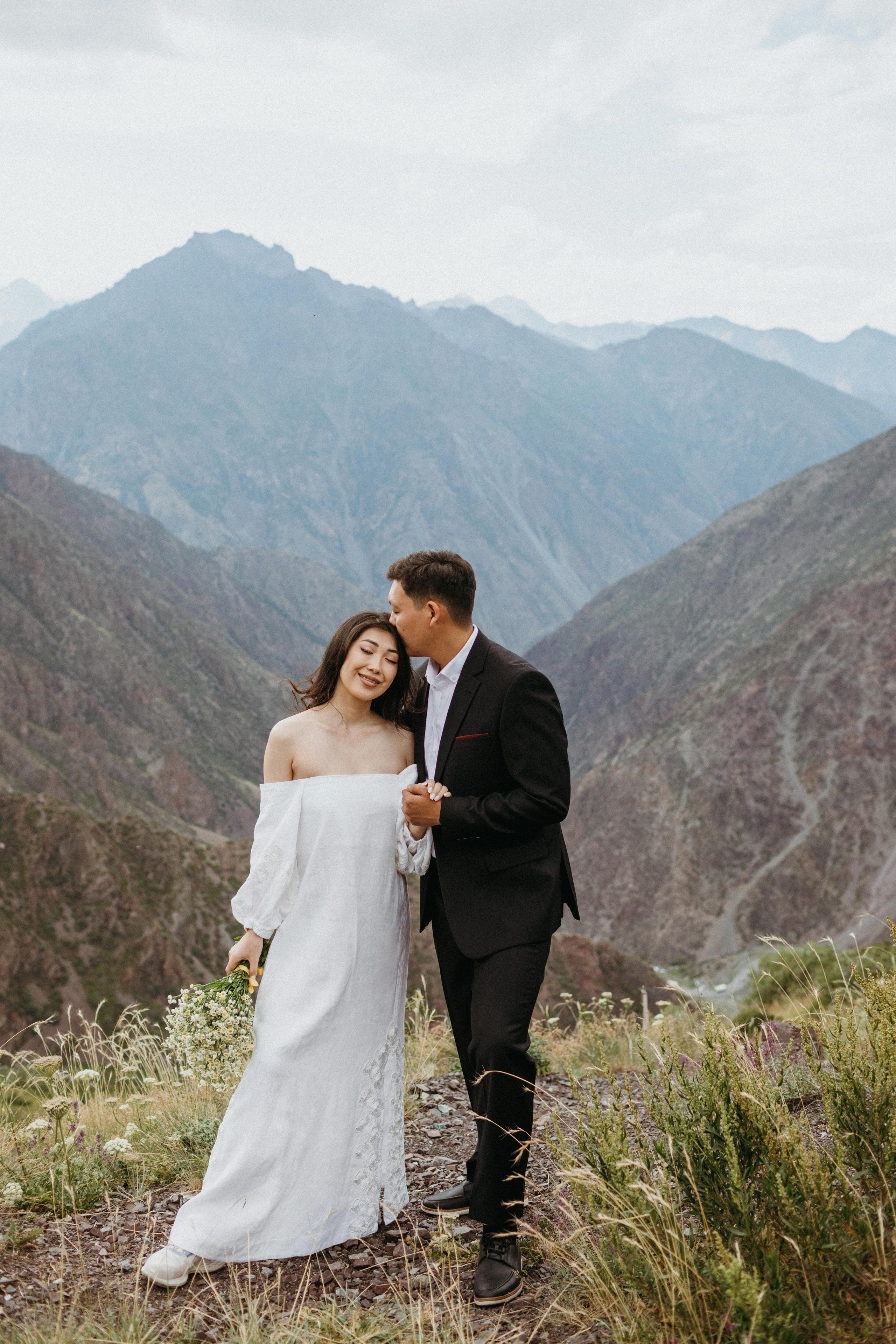 Свадебная фотосессия в Кыргызстане. Фотограф в Бишкеке Оксана Шувалова